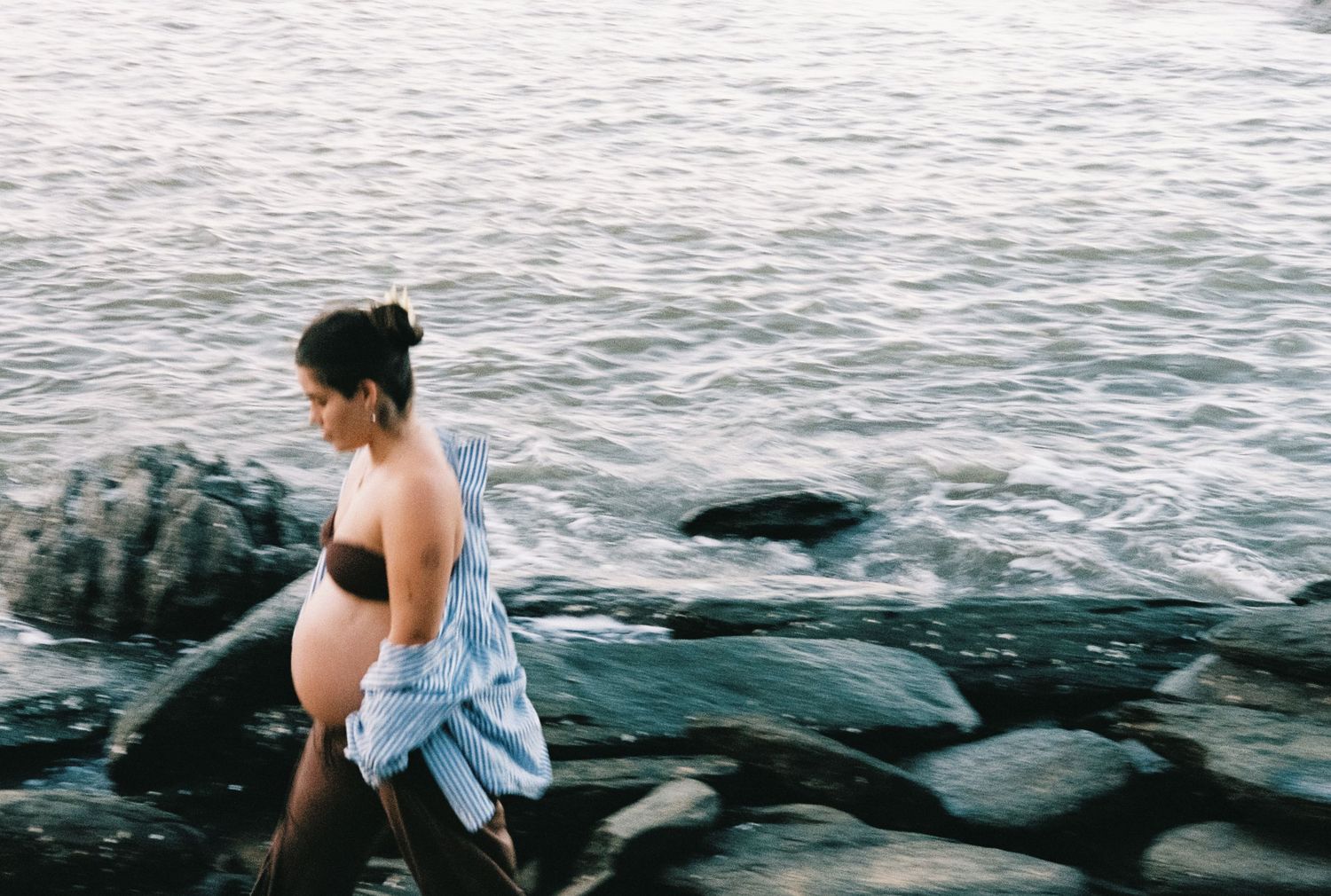 nadine luise wache; documentary style photography, cairns family photographer; analogue photographer; film photographer maternity