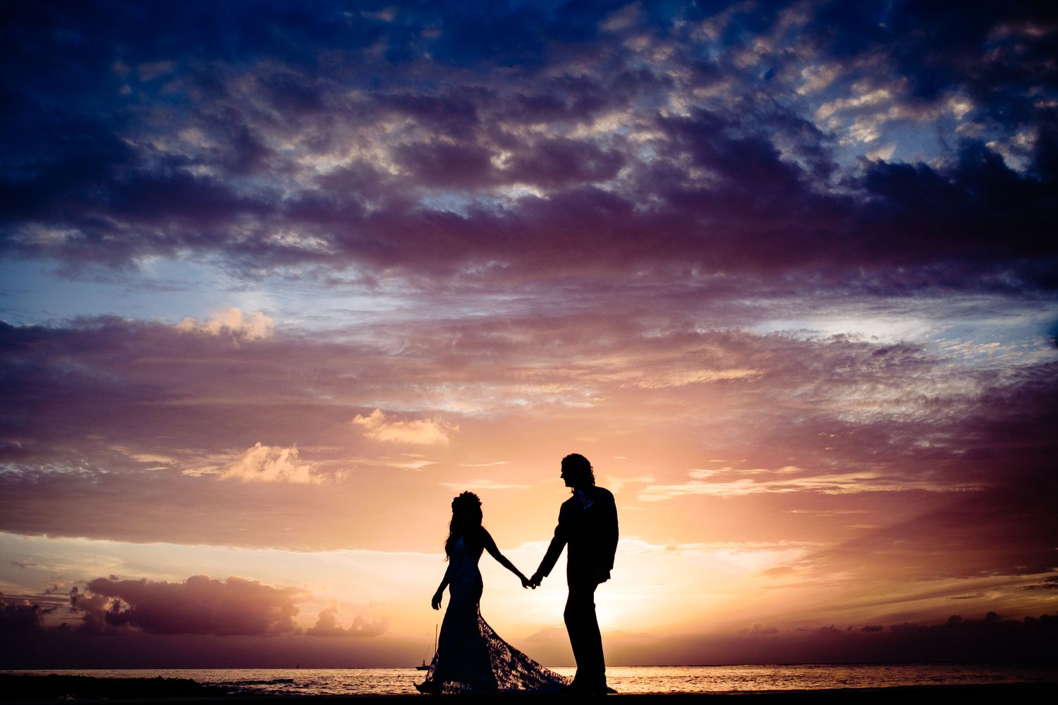 destination wedding sunset cozumel Mexico – artistic wedding photographer Alan Fresnel.