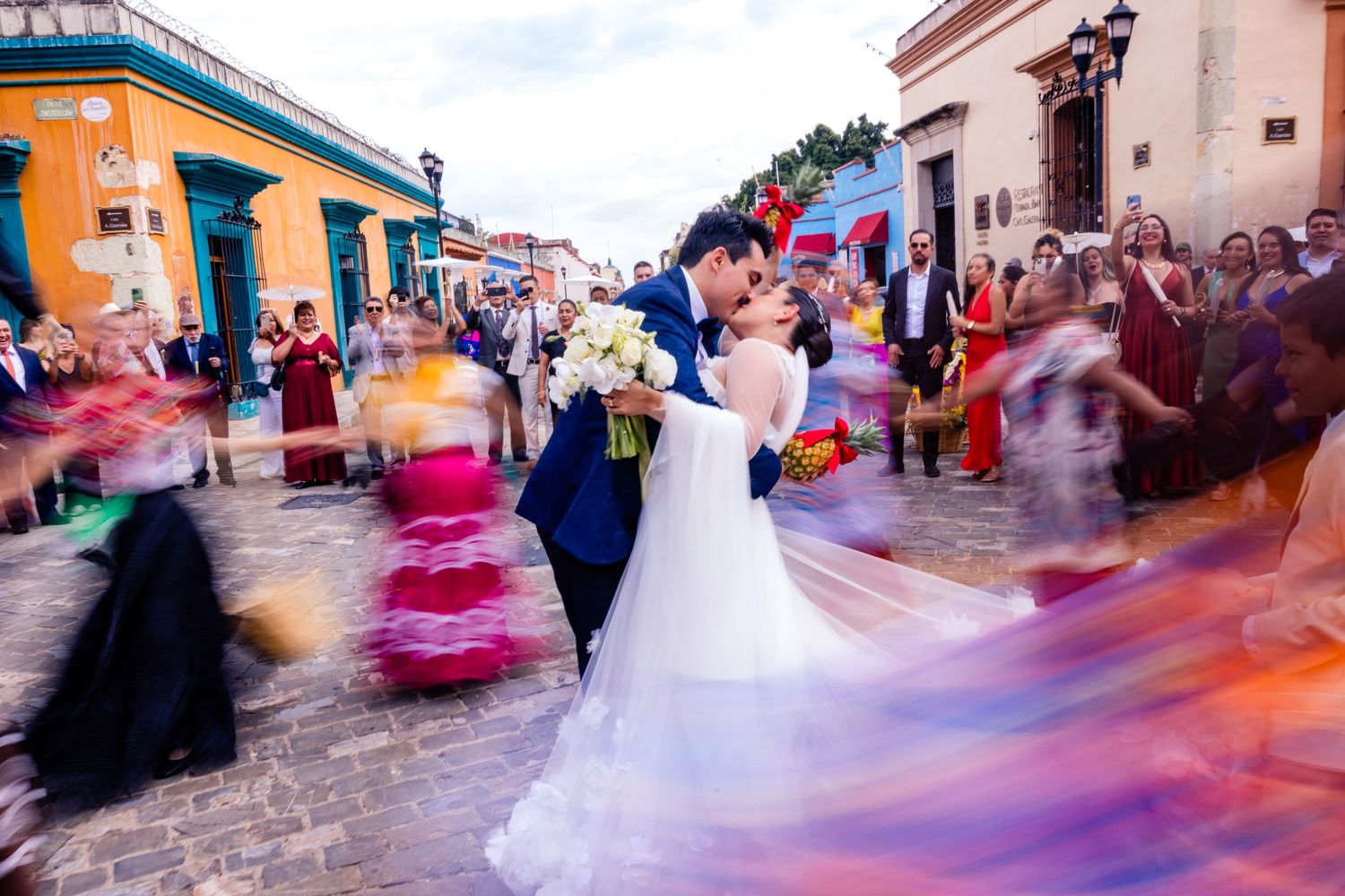 destination wedding couple portraits in oaxaca Mexico – artistic wedding photographer Alan Fresnel.