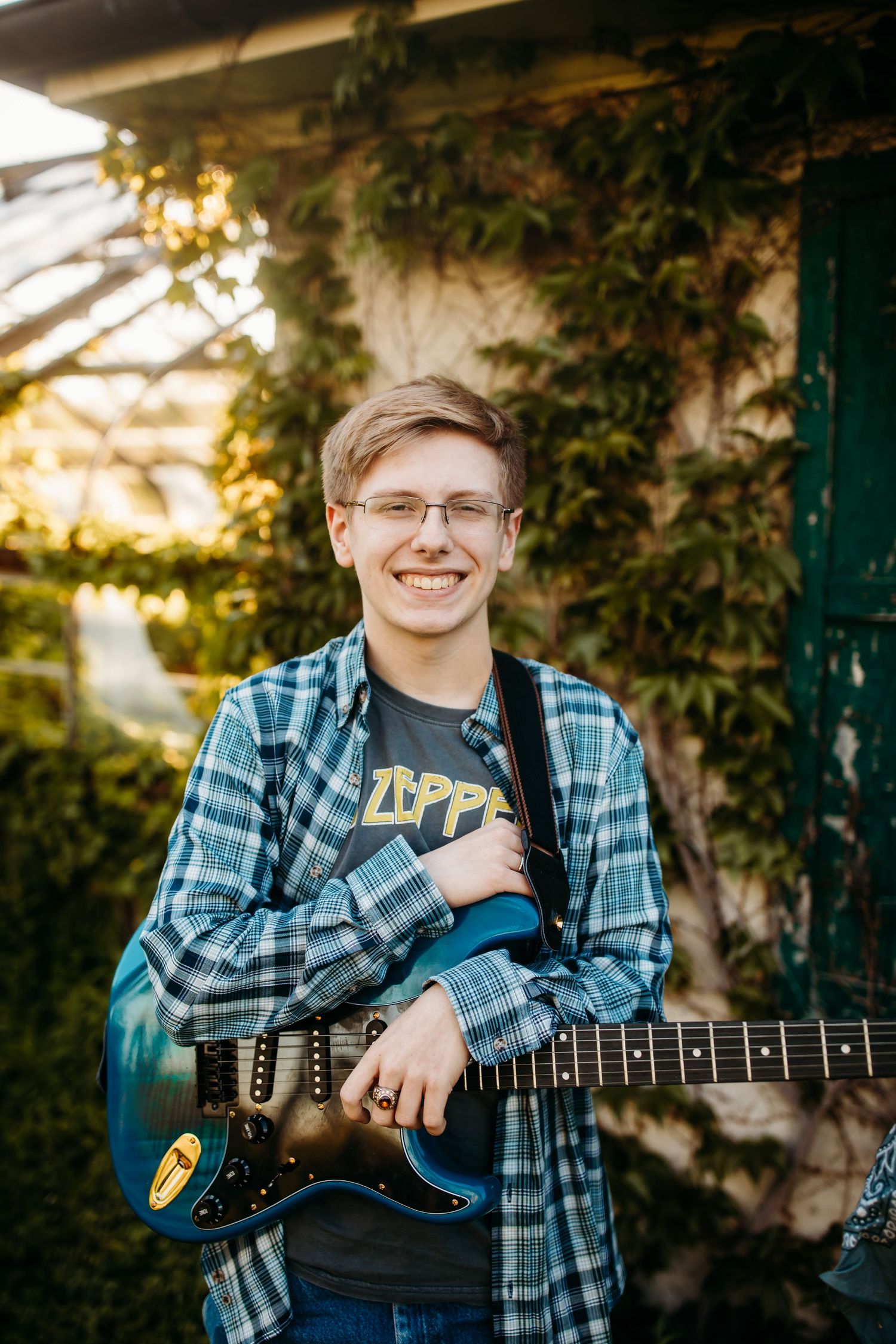 Senior photos in East Aurora, NY at Knox Farm