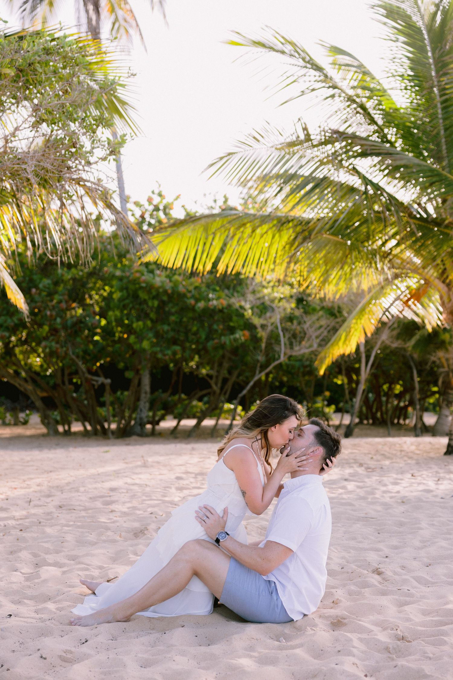 Couple celebrating their 10-year anniversary with a Punta Cana beach photoshoot