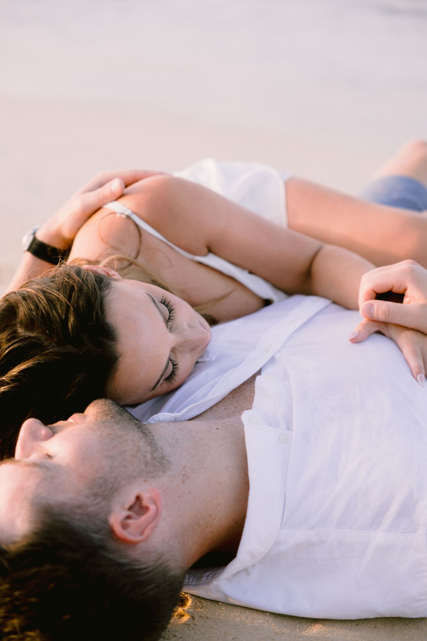 Romantic anniversary photoshoot at the beach in Punta Cana