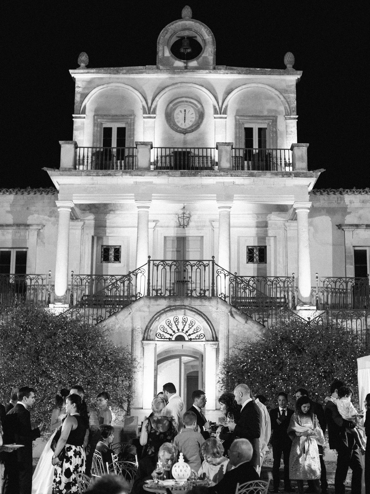 Elegant wedding reception at a historic villa in Ragusa, Sicily, Italy, showcasing timeless charm and sophistication.