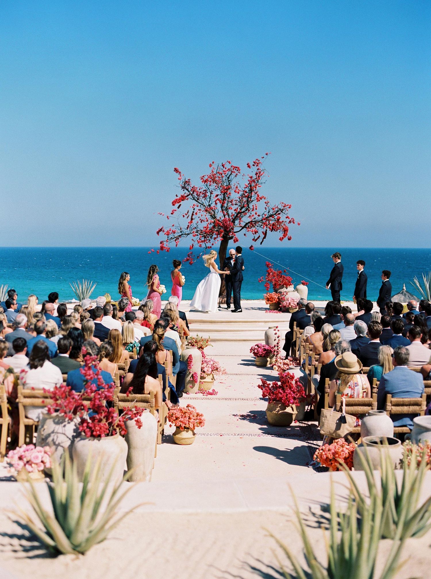 A luxurious wedding ceremony in Los Cabos, captured by a top wedding photographer in Mexico.