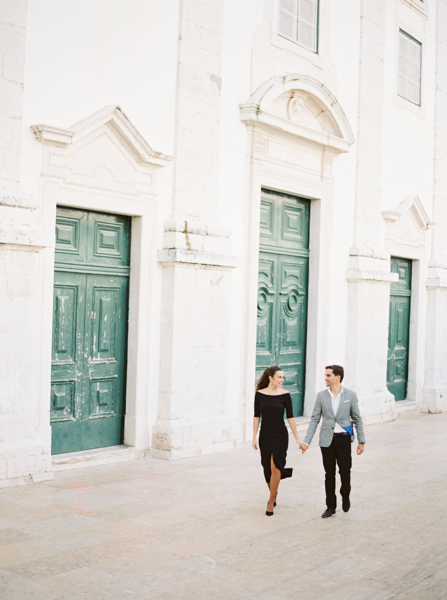 Step into the charm of Portugal through our wedding gallery. Explore the romance and elegance of celebrations against th
