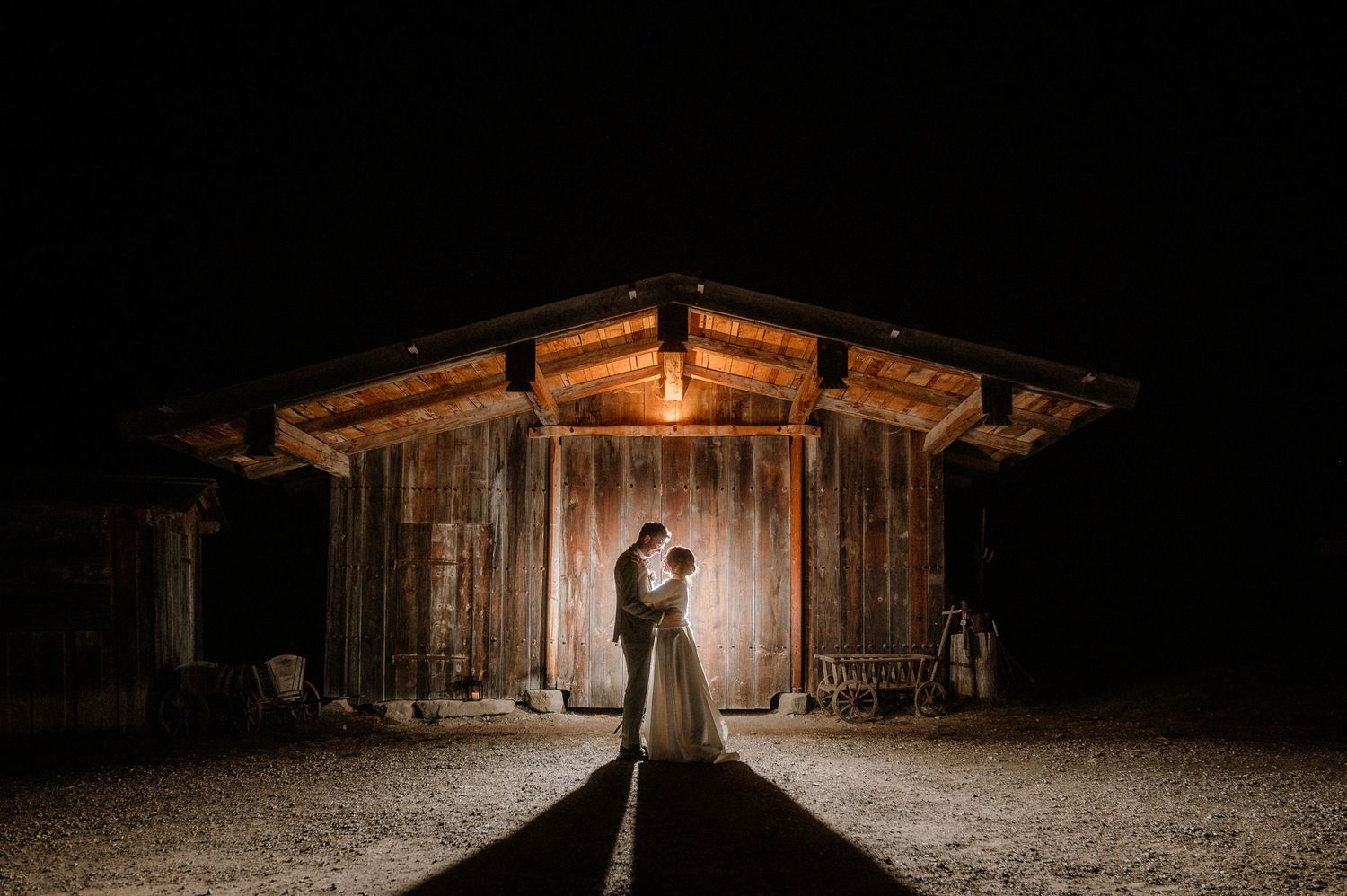 Authentische Hochzeitsmomente voller Emotionen – zeitlose Bilder in Farbe und Schwarzweiß, die eure Liebe einfangen.