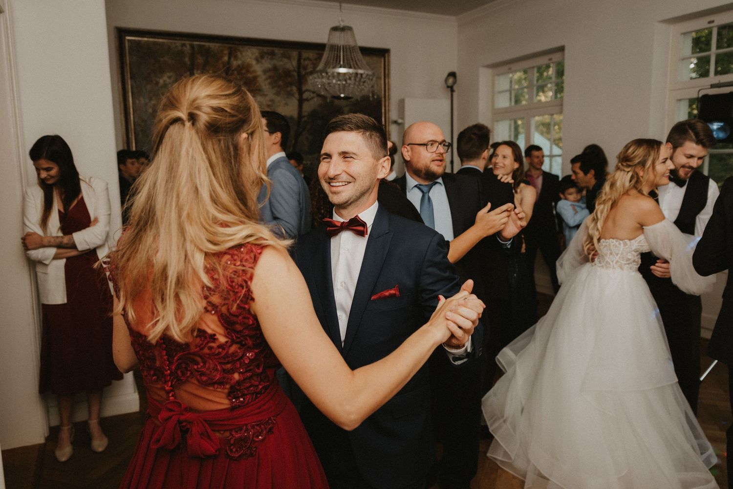 Authentische Hochzeitsmomente von Paaren in Bad Hölz, Schliersee & Tegernsee – zeitlose Bilder in Farbe und Schwarzweiß.