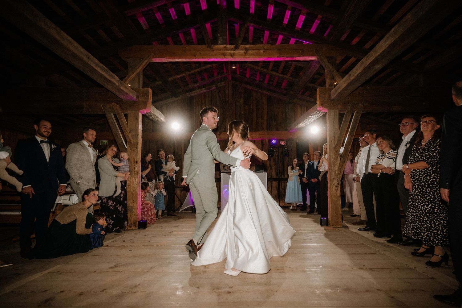 Authentische Hochzeitsmomente von Paaren in Bad Hölz, Schliersee & Tegernsee – zeitlose Bilder in Farbe und Schwarzweiß.