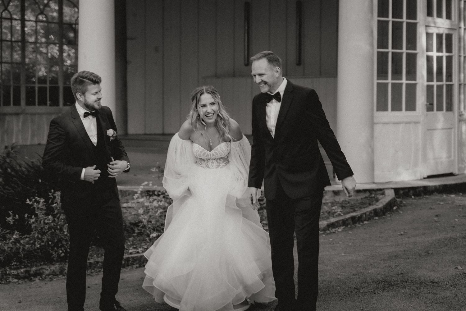 Authentische Hochzeitsmomente von Paaren in Bad Hölz, Schliersee & Tegernsee – zeitlose Bilder in Farbe und Schwarzweiß.