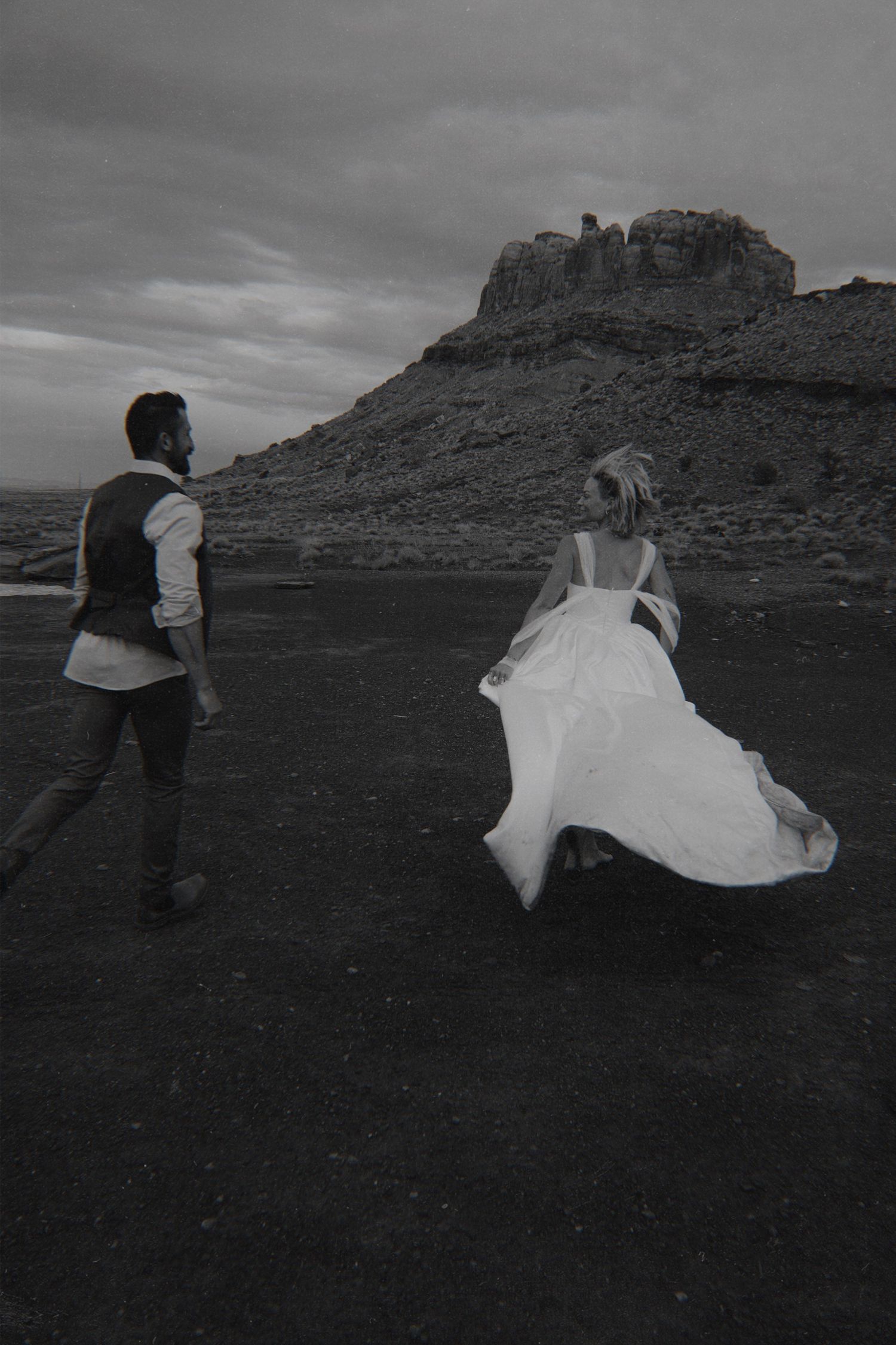 couple in moab utah engagement wedding elopement