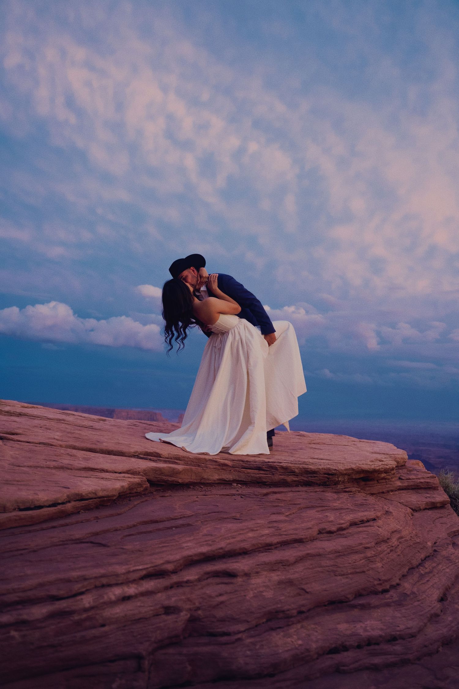 kissing on rocks in moab utah