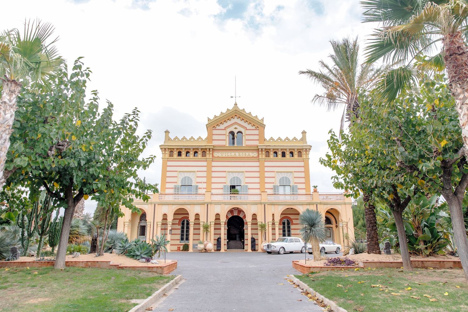 Elegant wedding venue Gran Villa Rosa, perfect venue for documentary wedding photography.