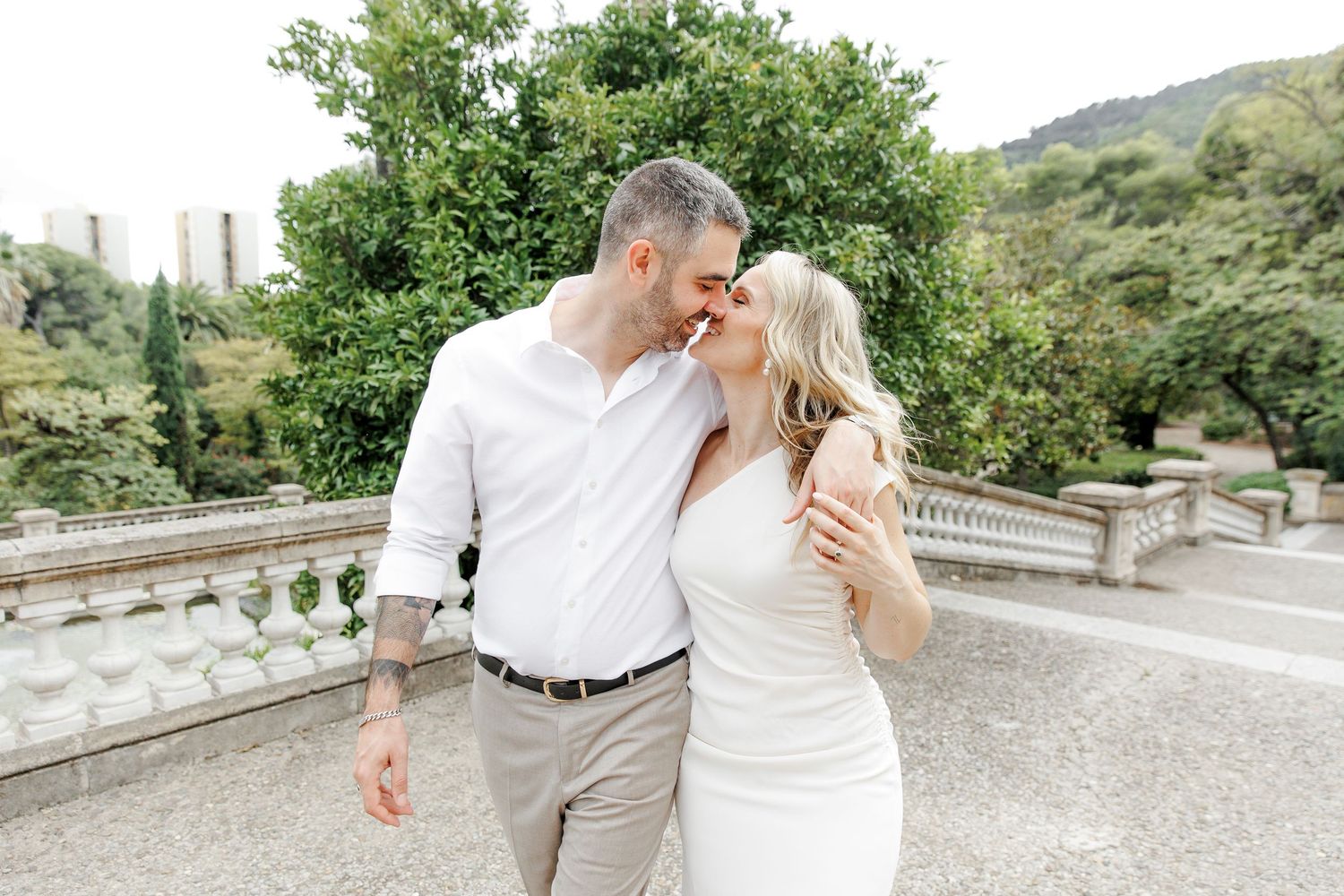 Romantic close-up photo of a couple during their engagement session in Barcelona