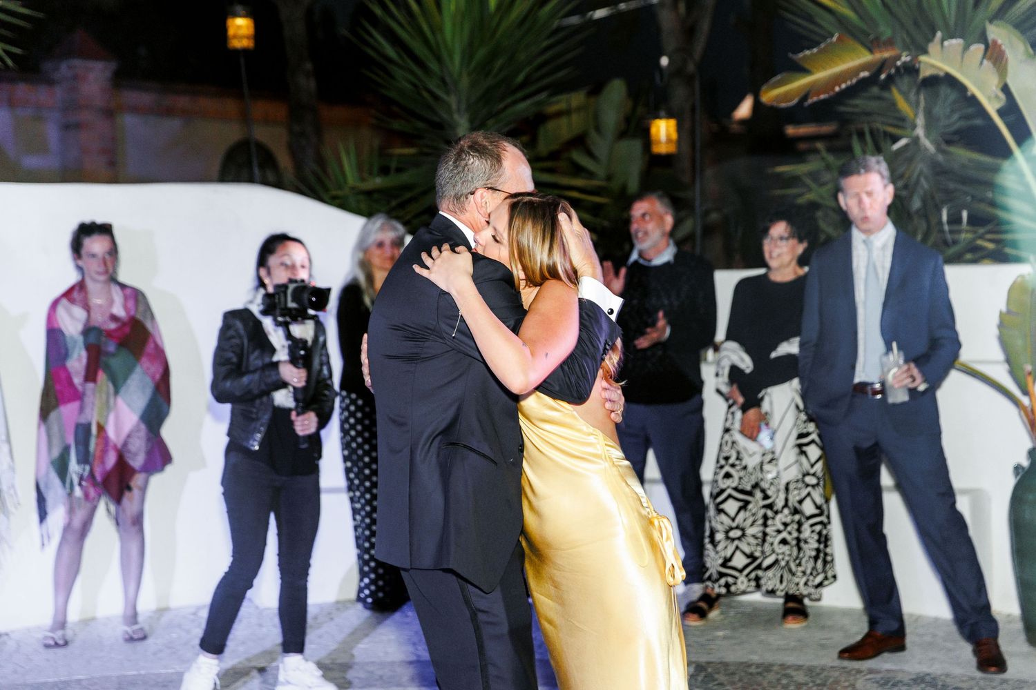 Candid moment of a father and daugther dancig at his wedding in Barcelona