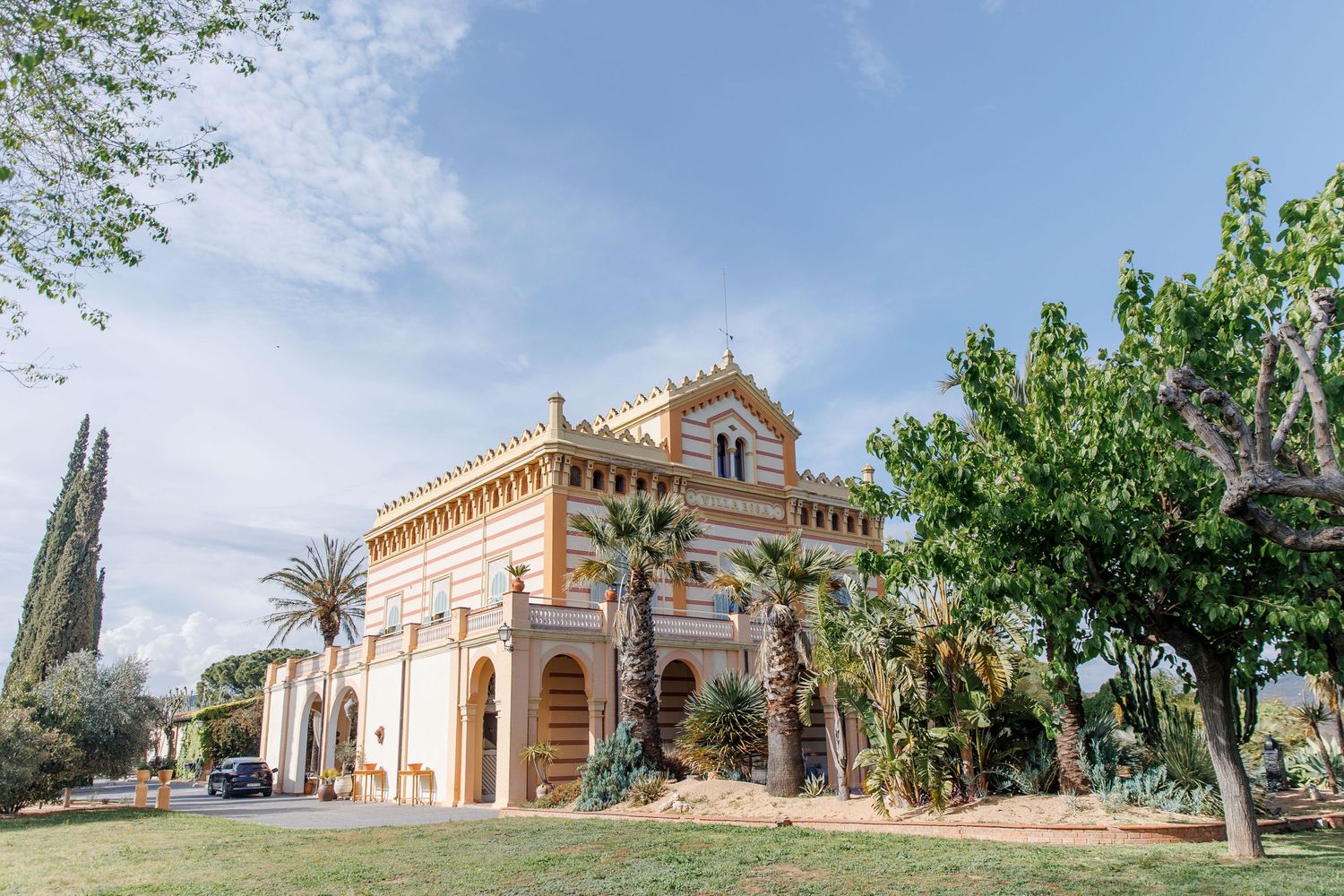 The main building of the wedding venue, Gran Villa Rosa.