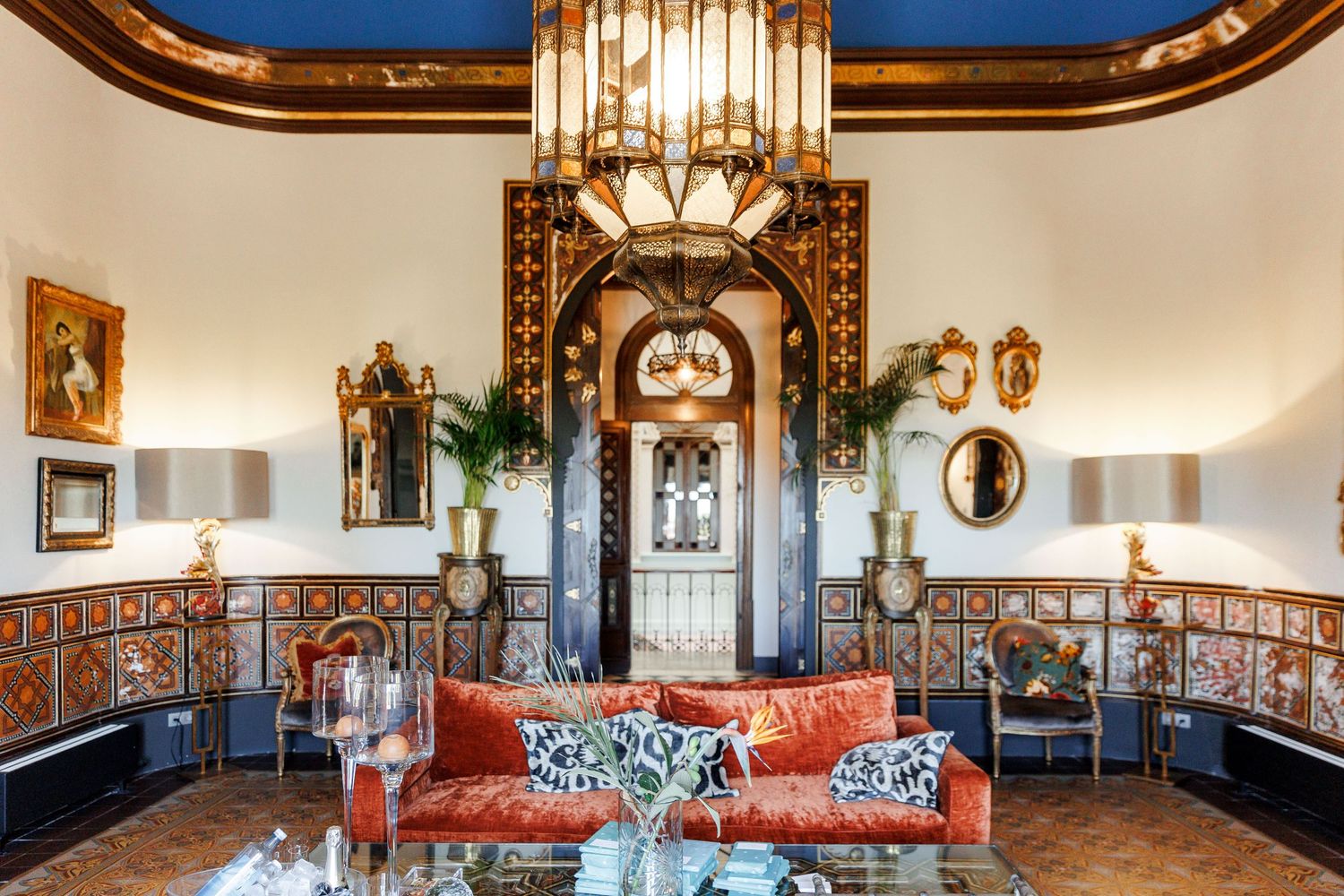 Authentic Moroccan-style interior of the wedding venue Gran Villa Rosa in Barcelona