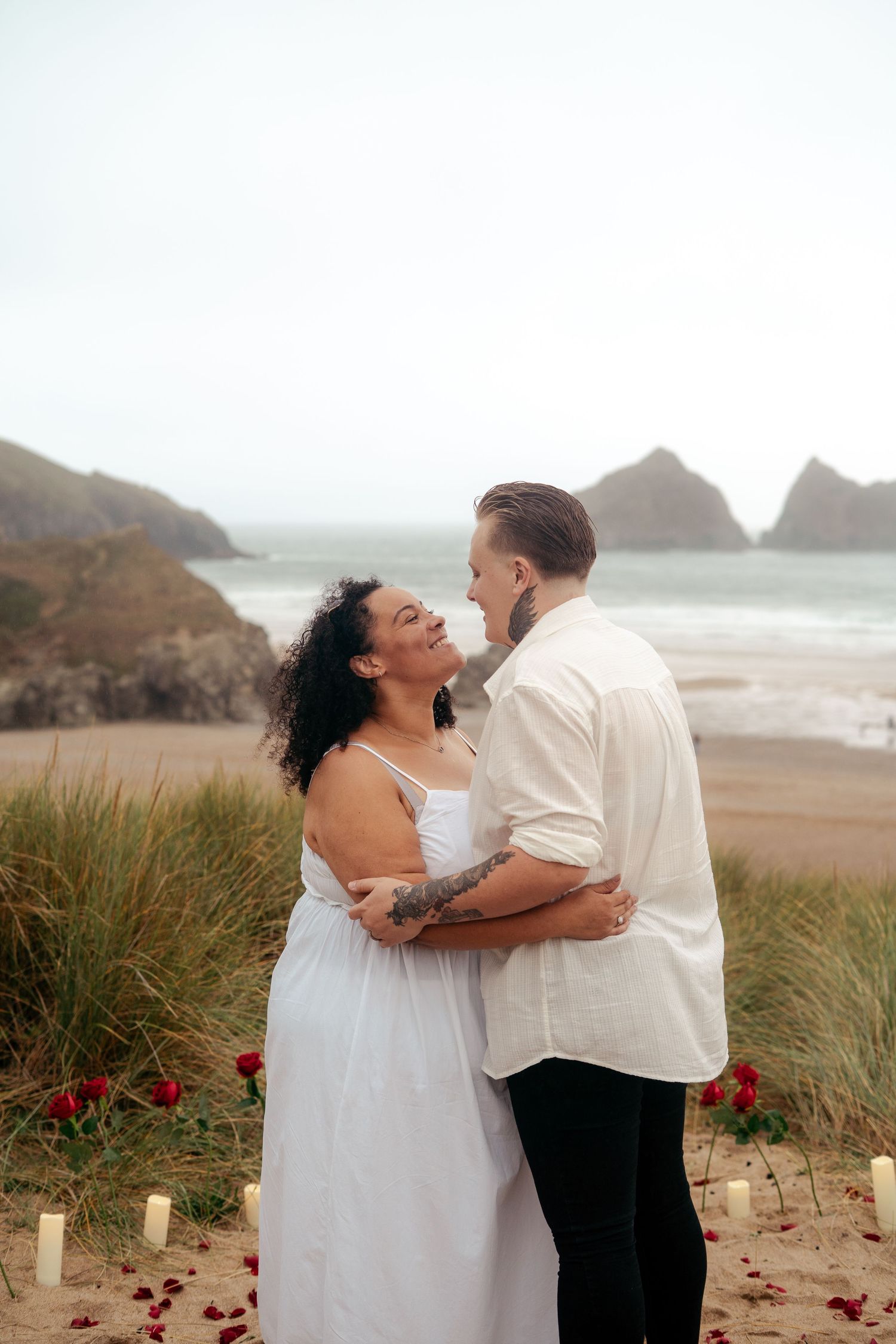 wlw proposal in the dunes on Holywell Bay near Newquay, Cornwall