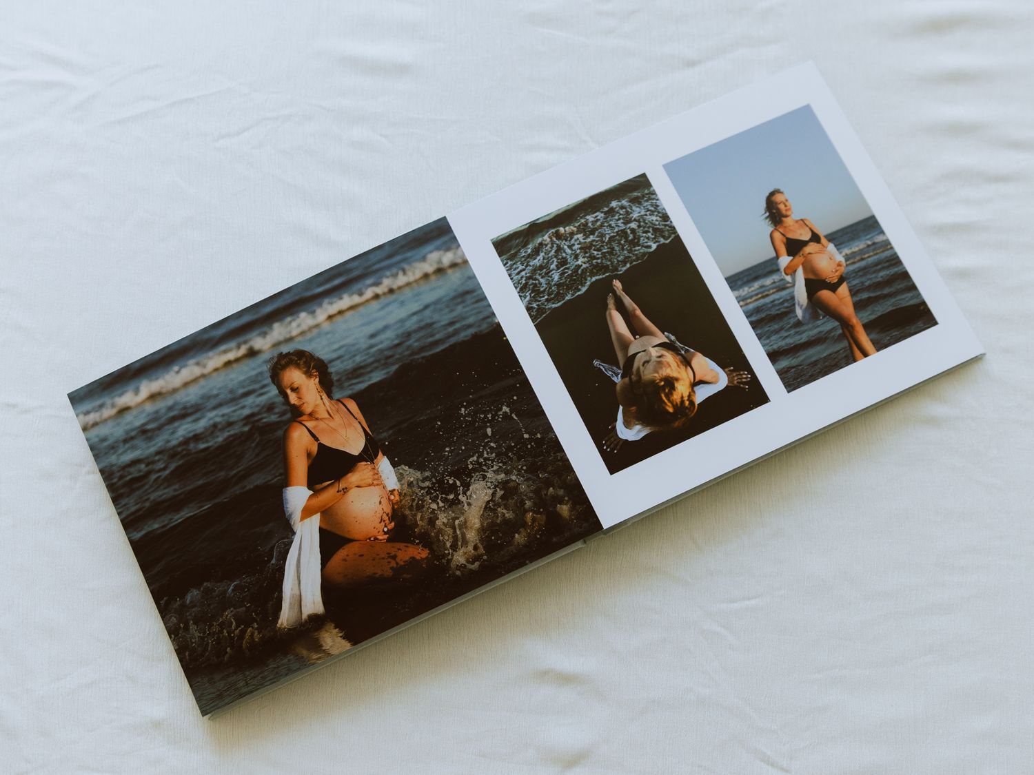 Pages d'un album photo, professionnel et sur mesure, d'une séance photo de grossesse à la page.