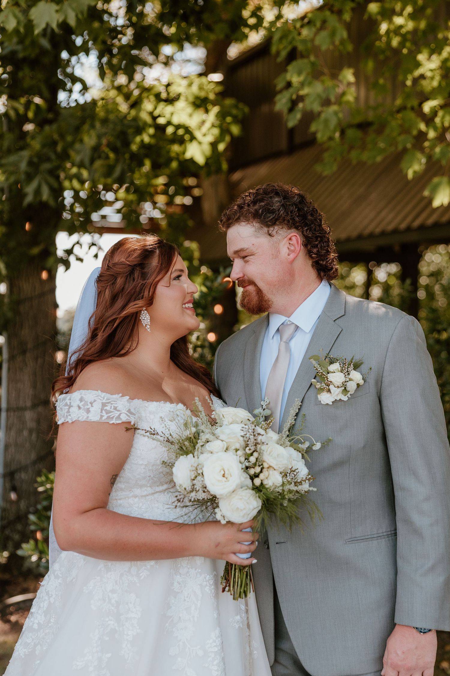 Luxury wedding photography capturing an intimate moment between newlyweds in Middle Tennessee. warm true color tones