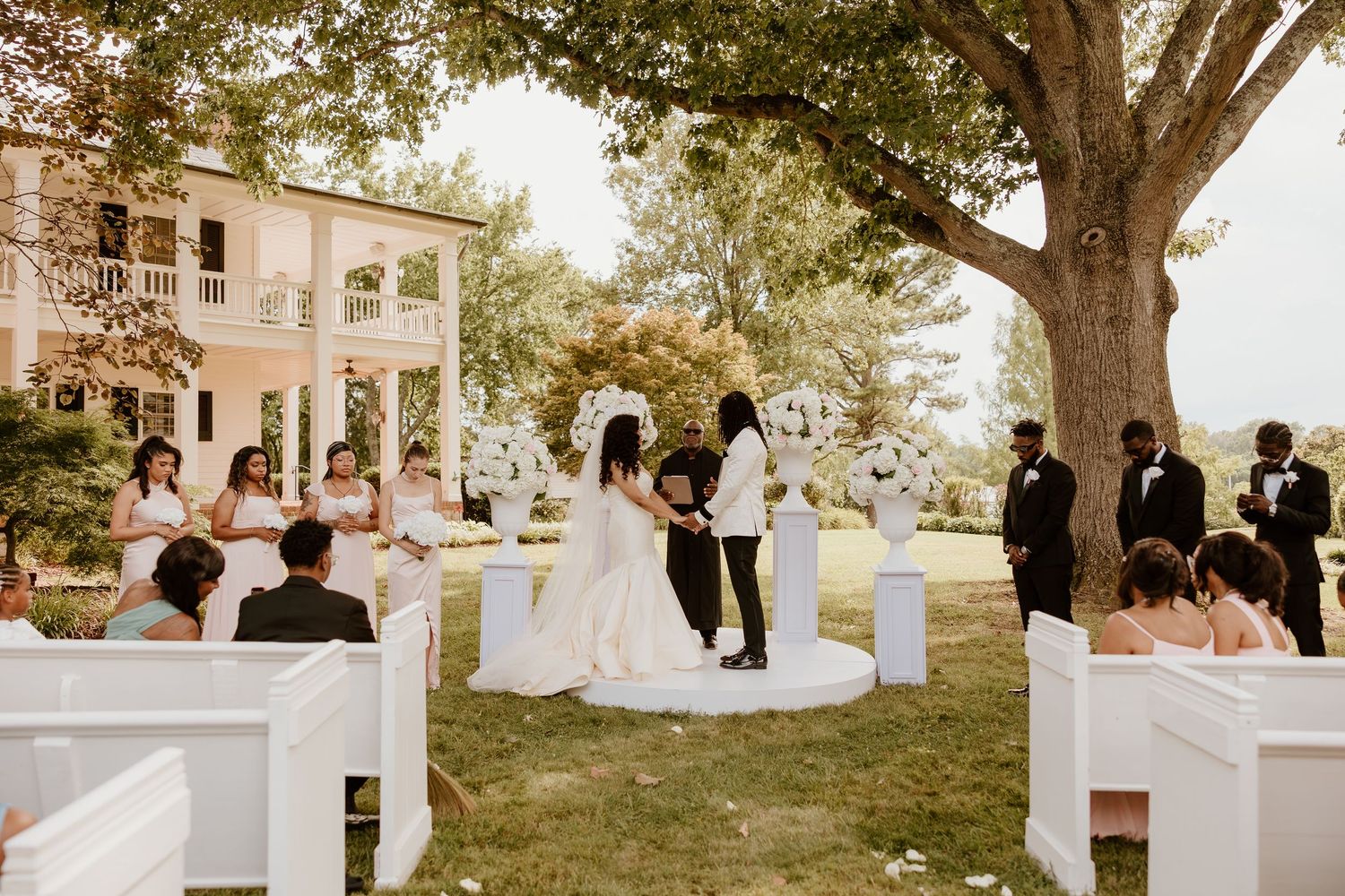 Assist a wedding photographer in Clarksville or Nashville and learn wedding workflow, posing, and behind-the-scenes skills.