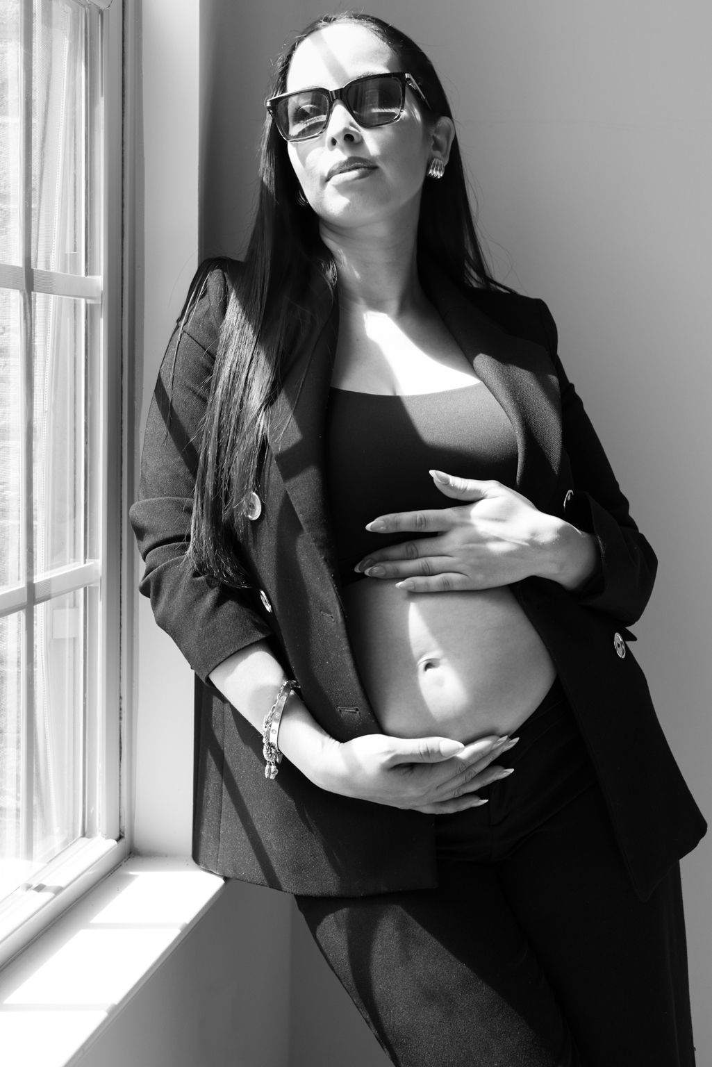 Black and white feminine portrait in natural light | Bijou-Marie d'Image | Richmond VA Photography
