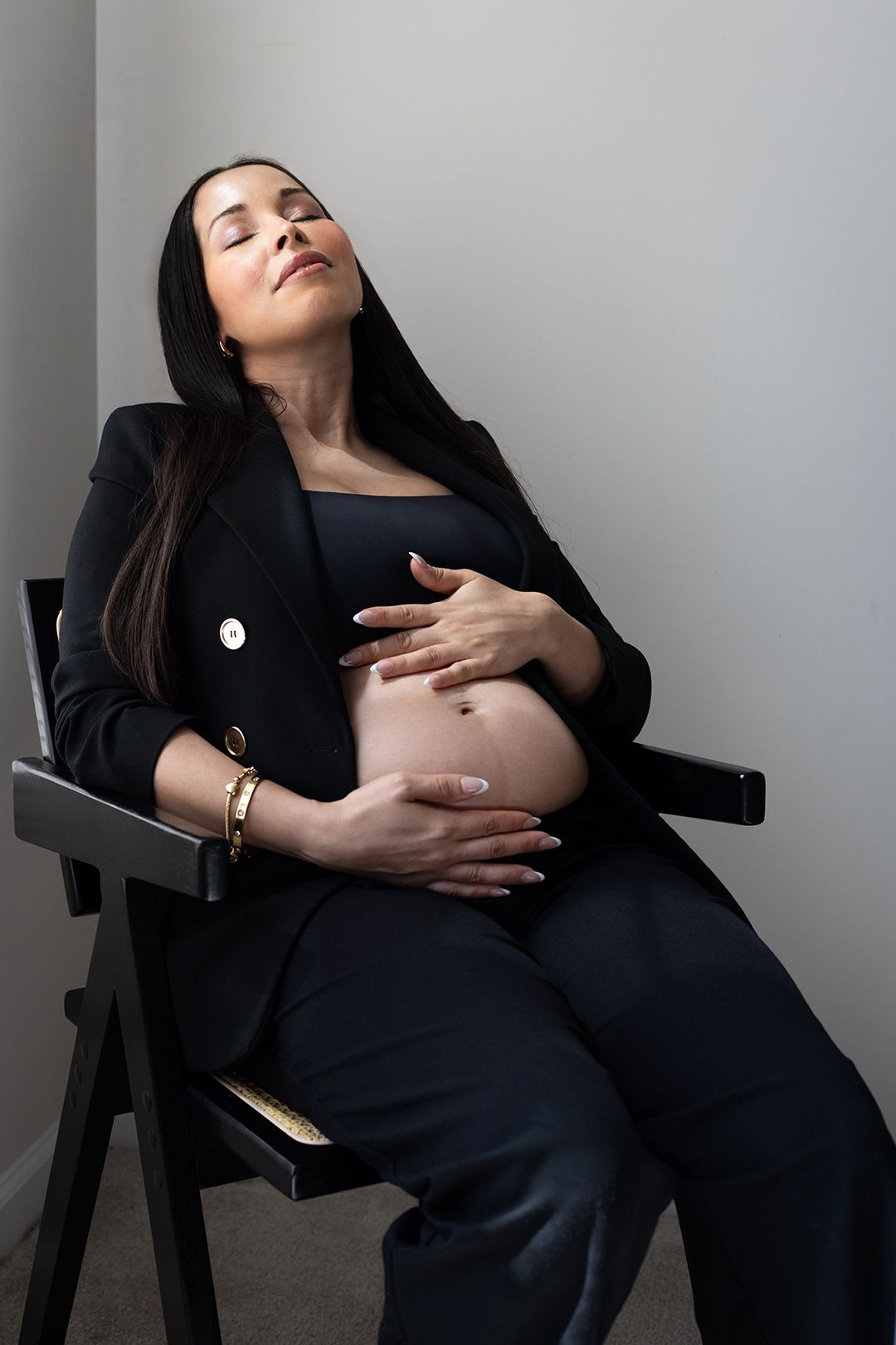 Feminine energy maternity portrait | Bijou-Marie d'Image | Richmond VA Photography