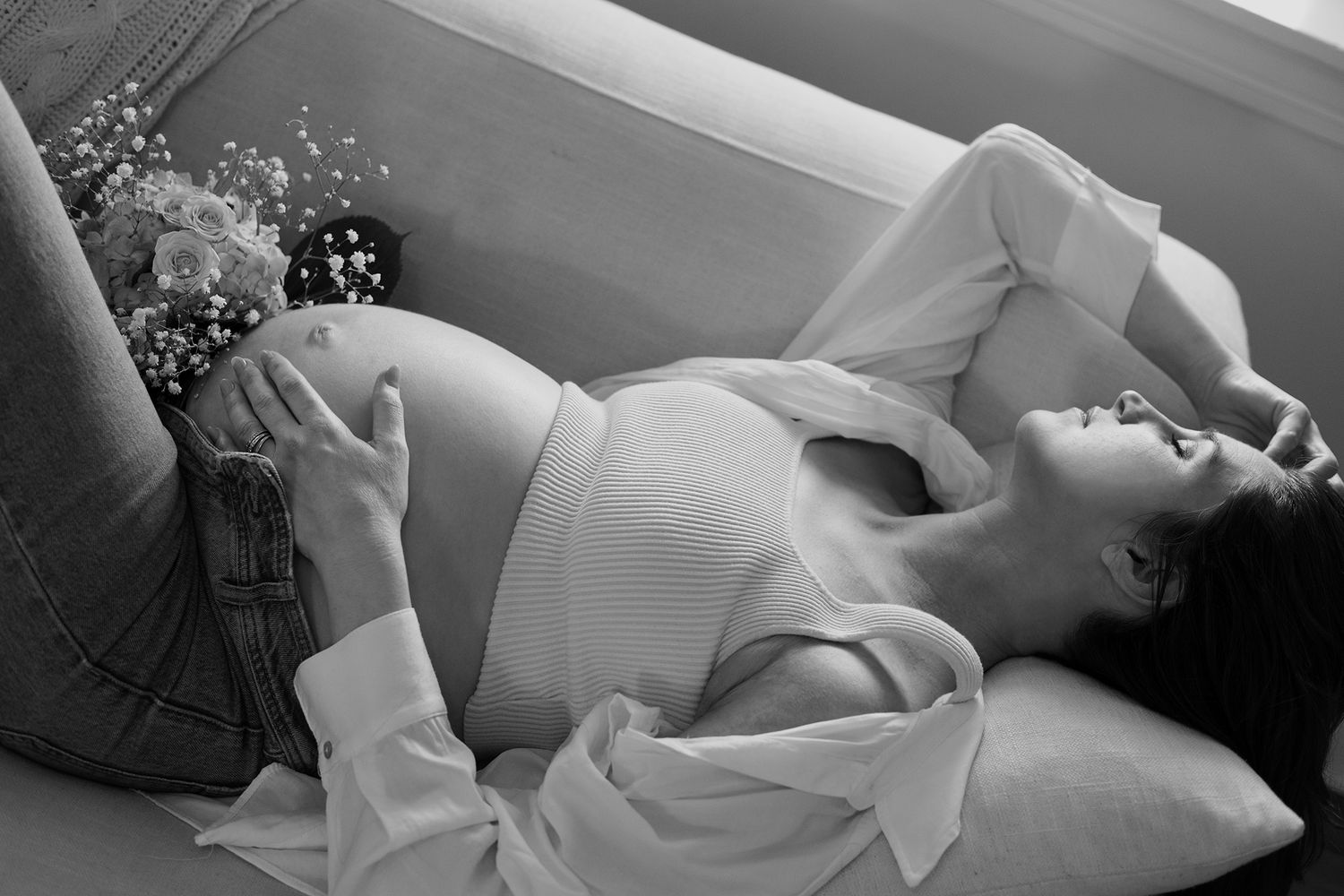 Black and white maternity portrait of a woman lying down | Bijou-Marie d'Image | Richmond VA Photography