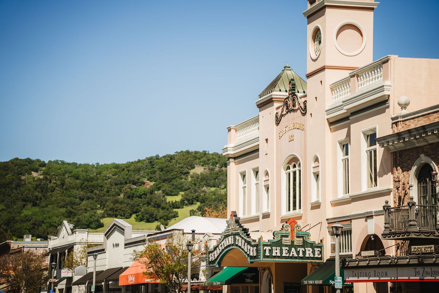 Downtown Sonoma California with a mountain in the background.