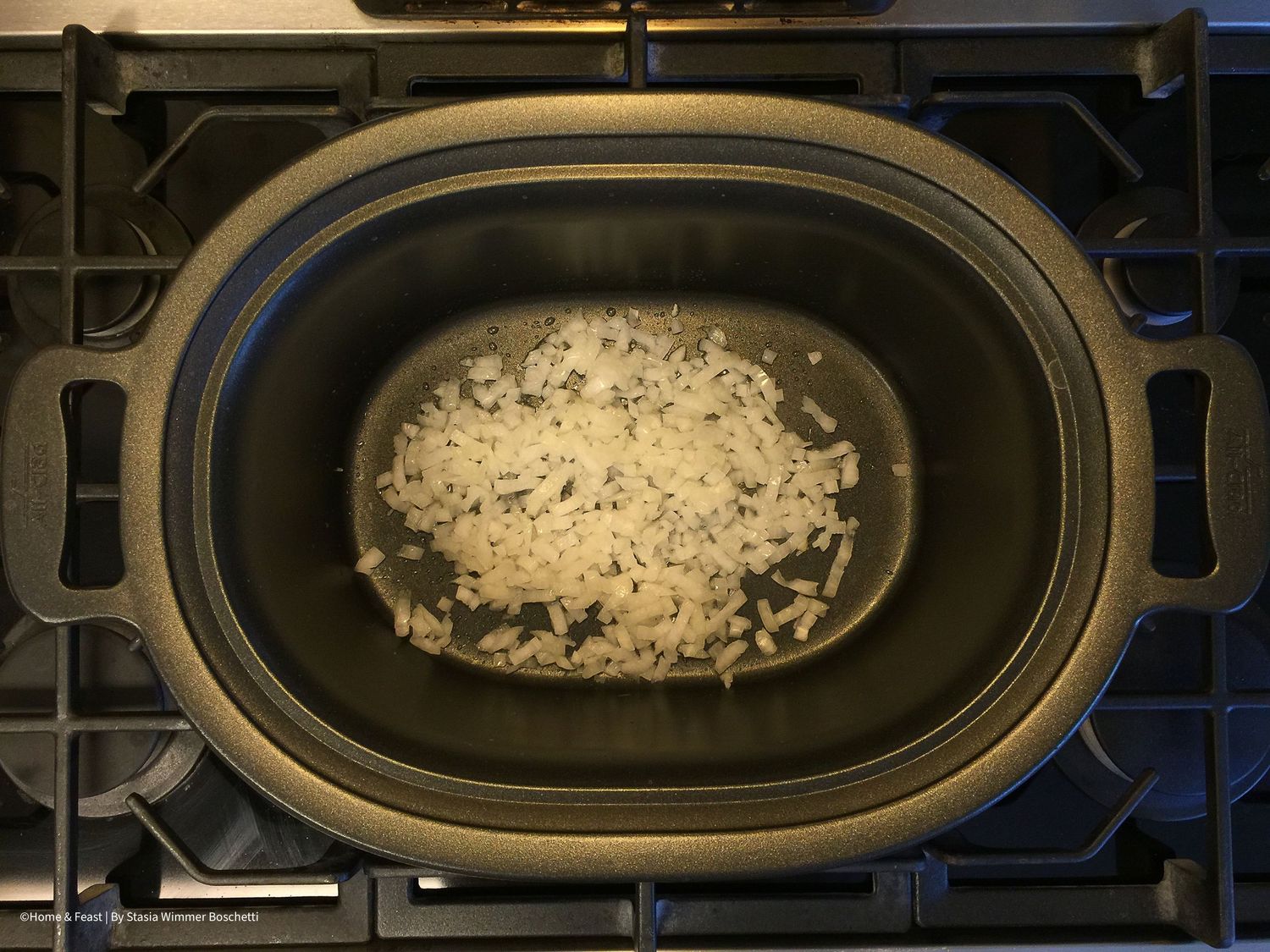 Step-by-step cooking sequence showing rice being cooked in an oval black dish.