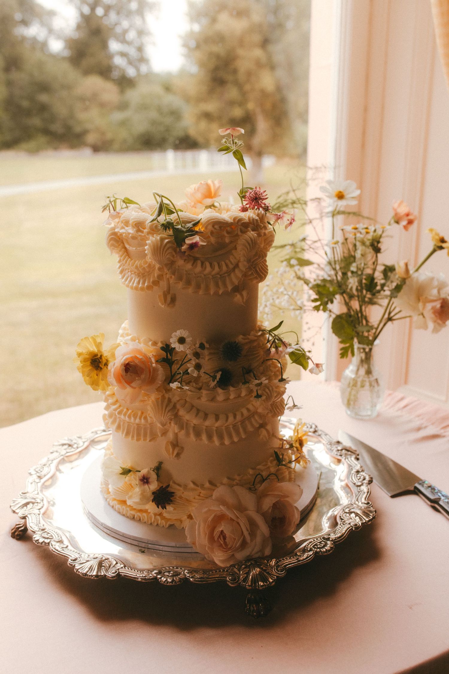 Photograph of a wedding cake
