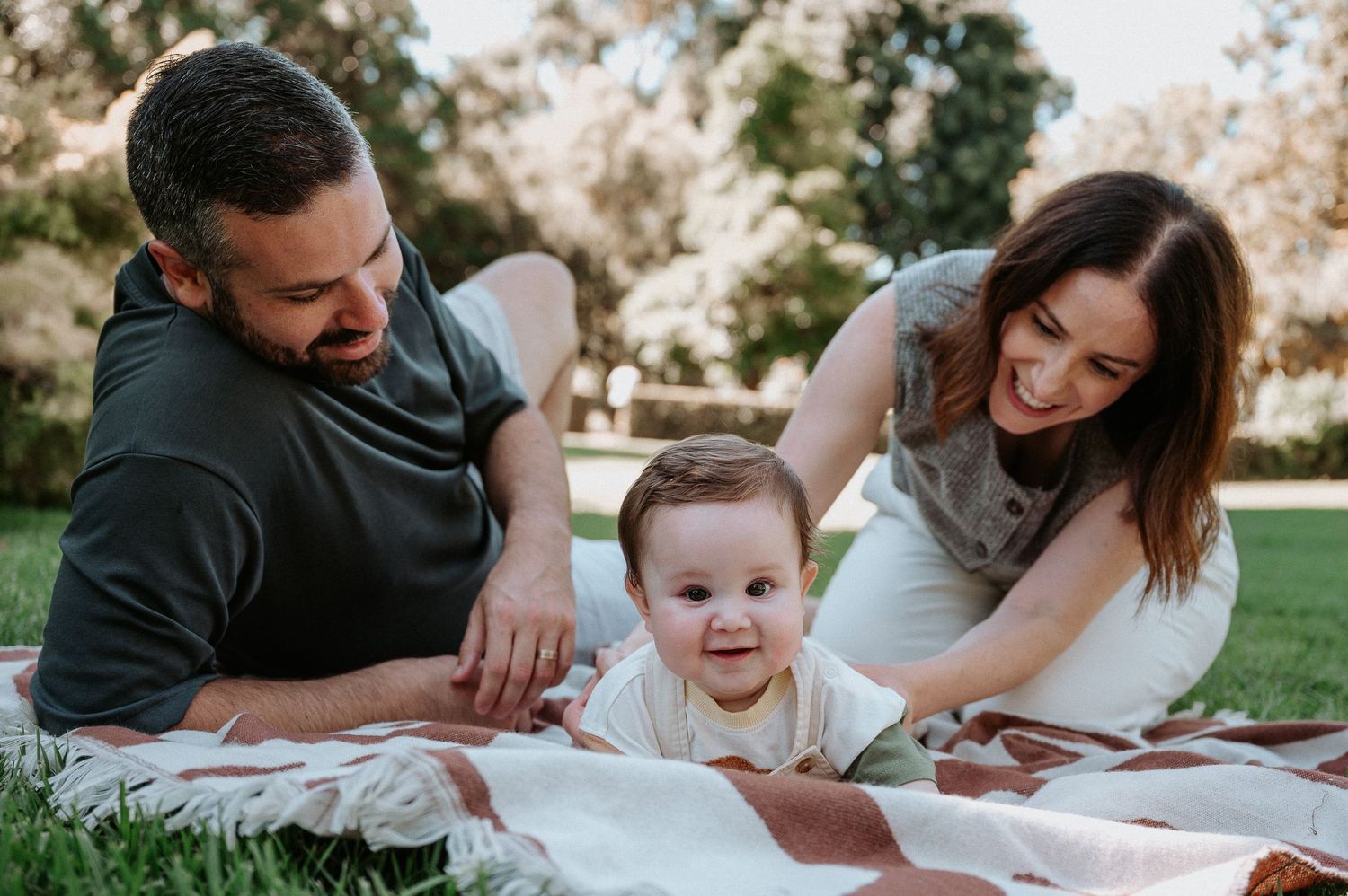 Adelaide family photographer at the Botenical gardens