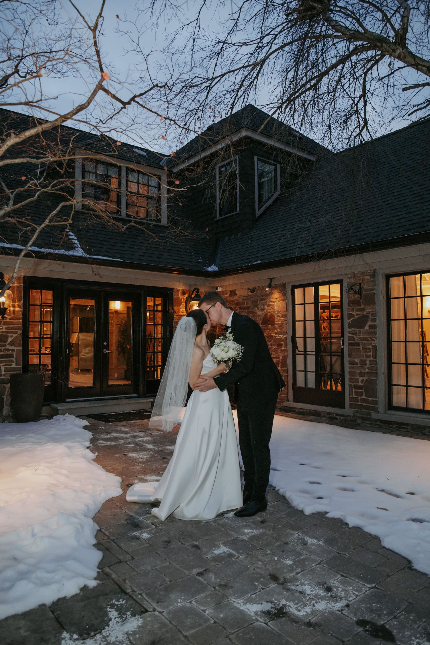 Burlington Portrait & Wedding Photographer. Ottawa Portrait & wedding Photographer
