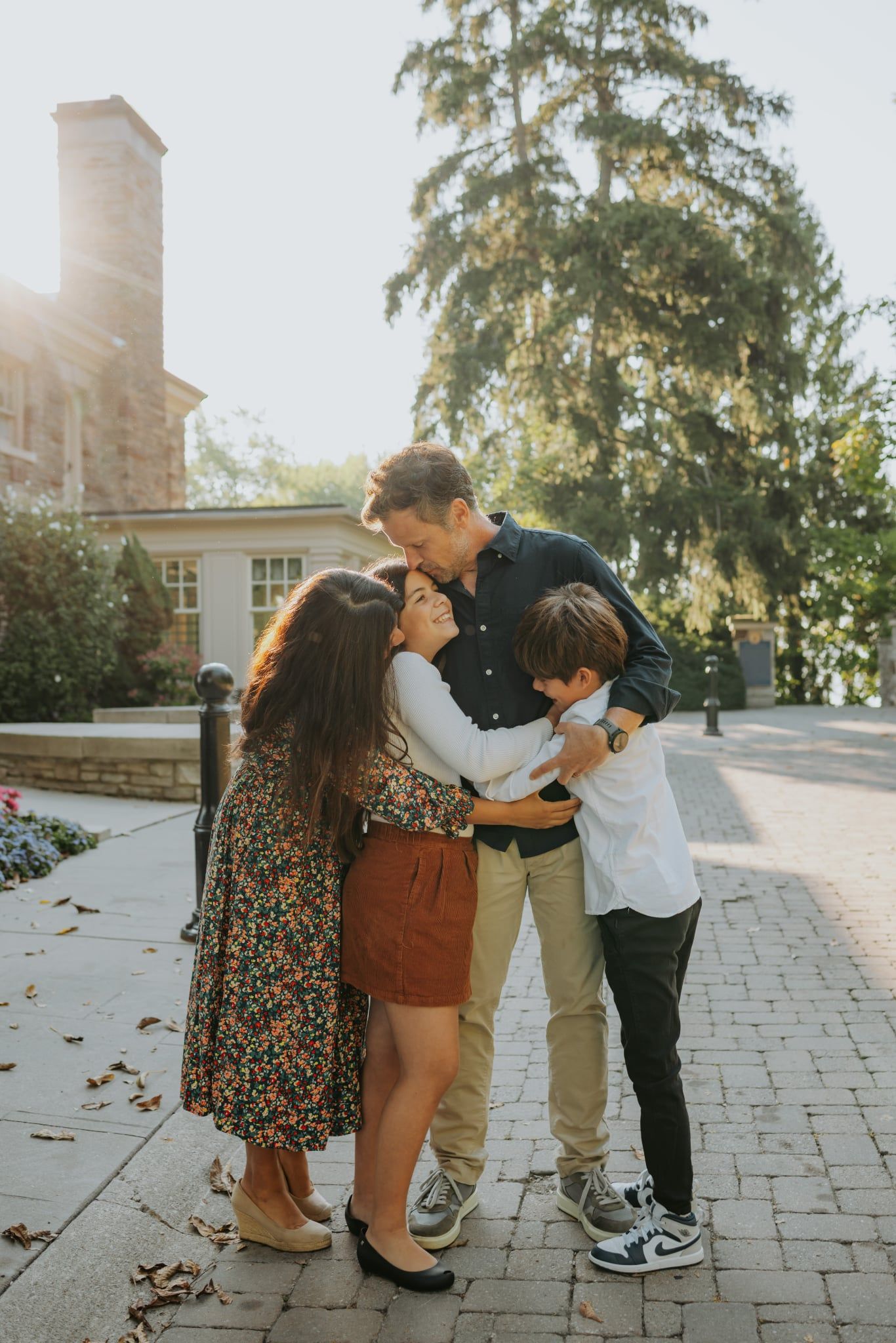 Burlington Photographer, ottawa photographer. Fall Mini family session at Paletta Mansion Burlington