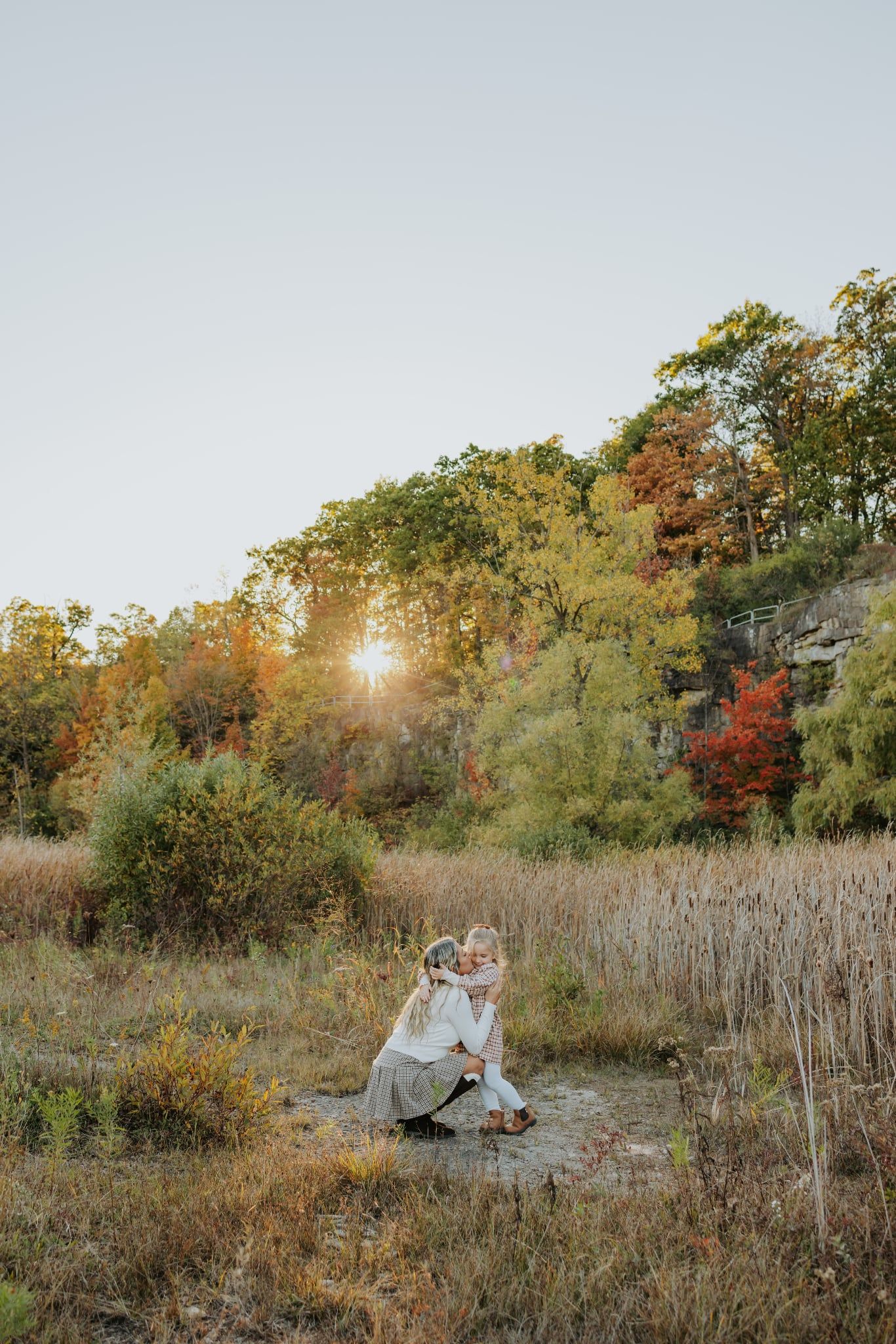 Burlington Photographer, Ottawa Photographer, Hamilton Photographer,. Fall mini family session at Kern Cliff Park, Burlington, Ontario