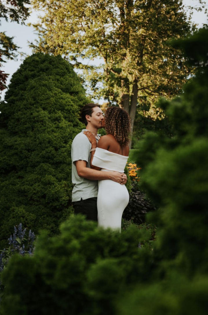 Burlington Portrait & Wedding Photographer. Ottawa Portrait & wedding Photographer