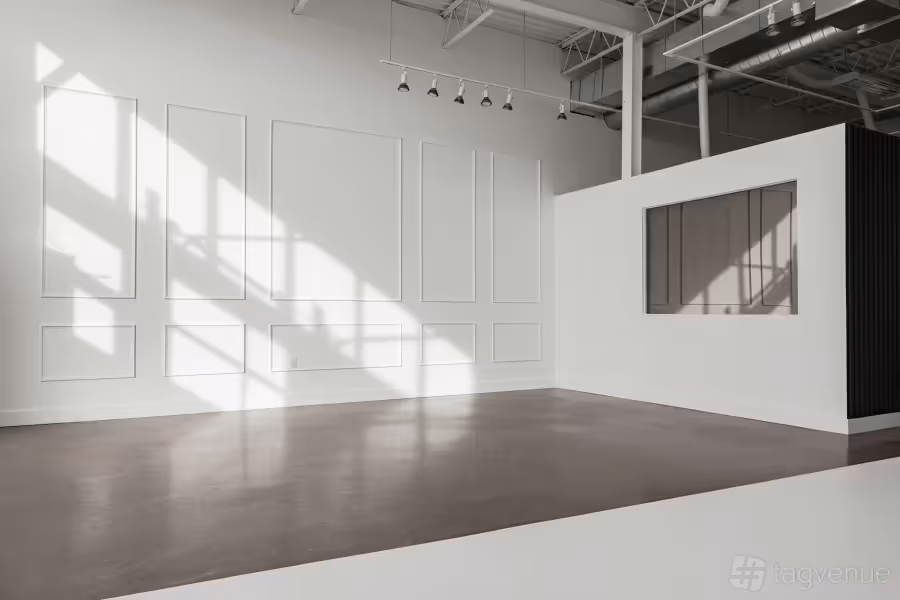 Toronto Studio with seamless white backdrop and large windows. Studio 4, Toronto, Ontario