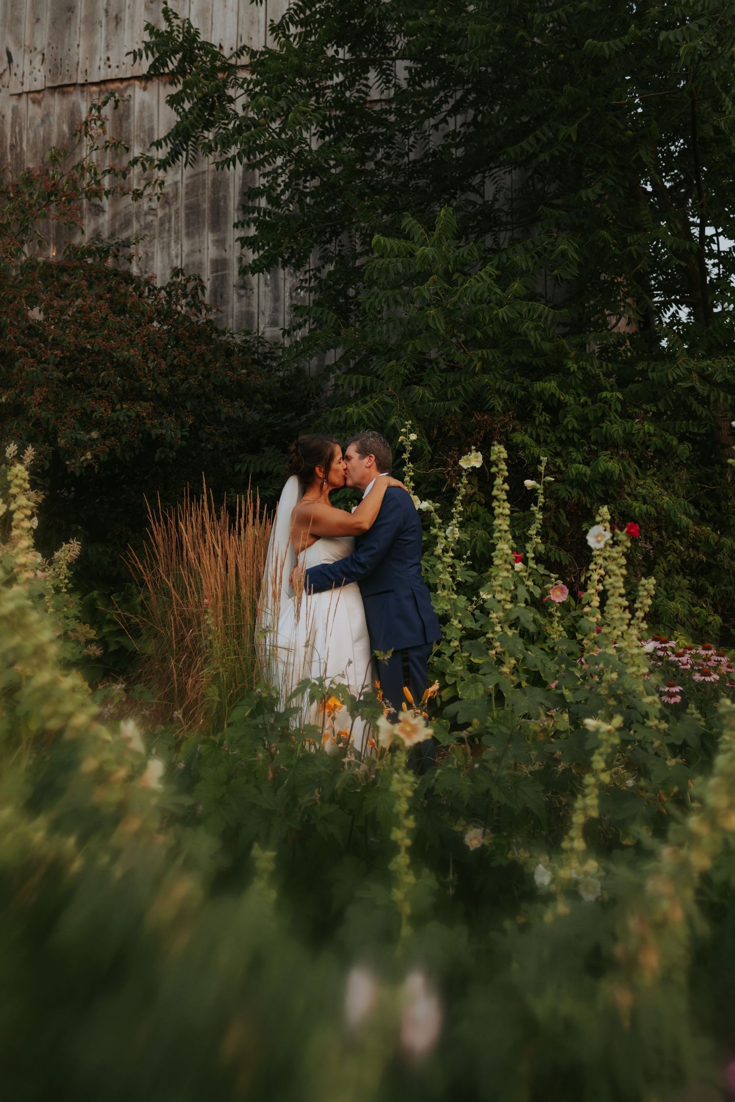 Burlington Portrait & Wedding Photographer. Ottawa Portrait & wedding Photographer