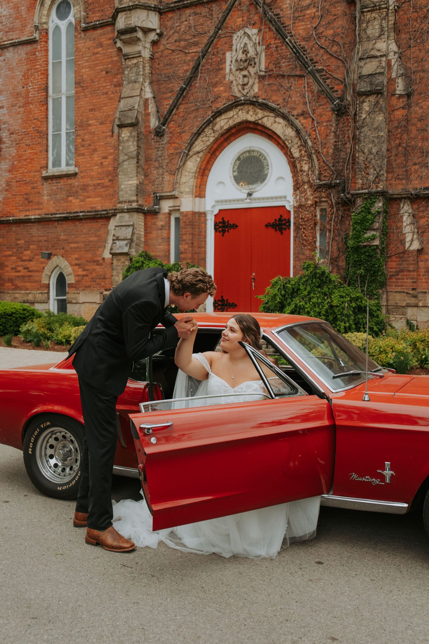 Burlington Portrait & Wedding Photographer. Ottawa Portrait & wedding Photographer