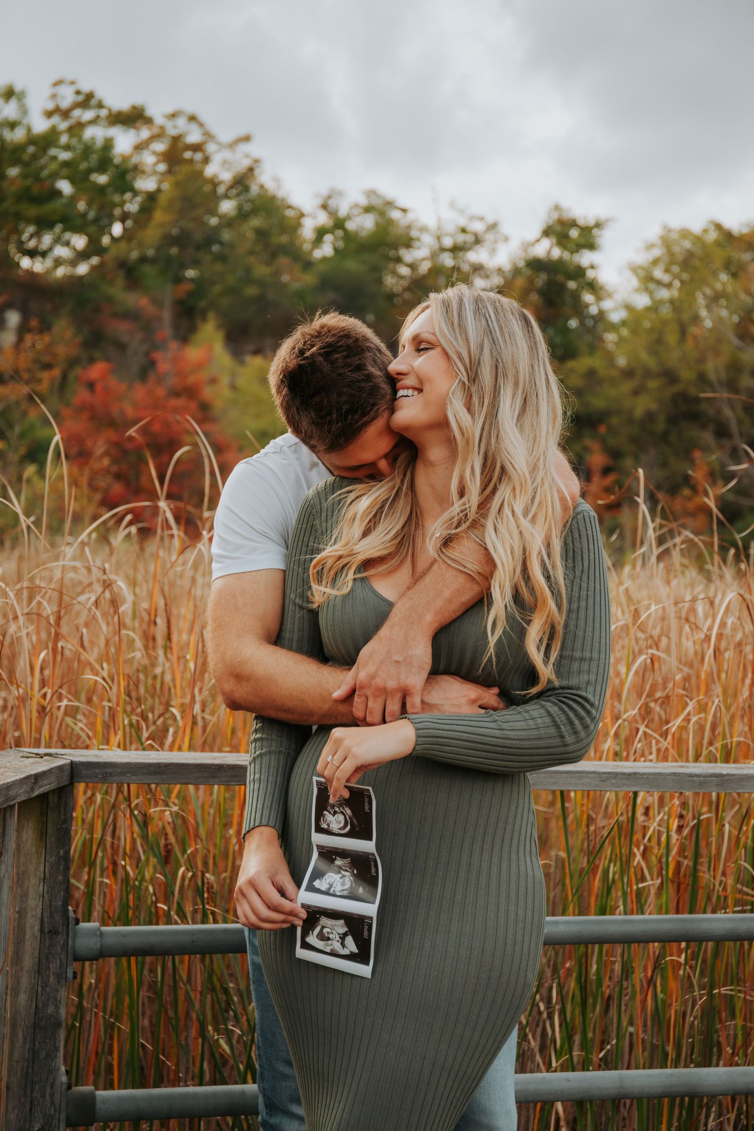 Burlington Portrait & Wedding Photographer.  Kern Cliff Park, Burlington, Ontario