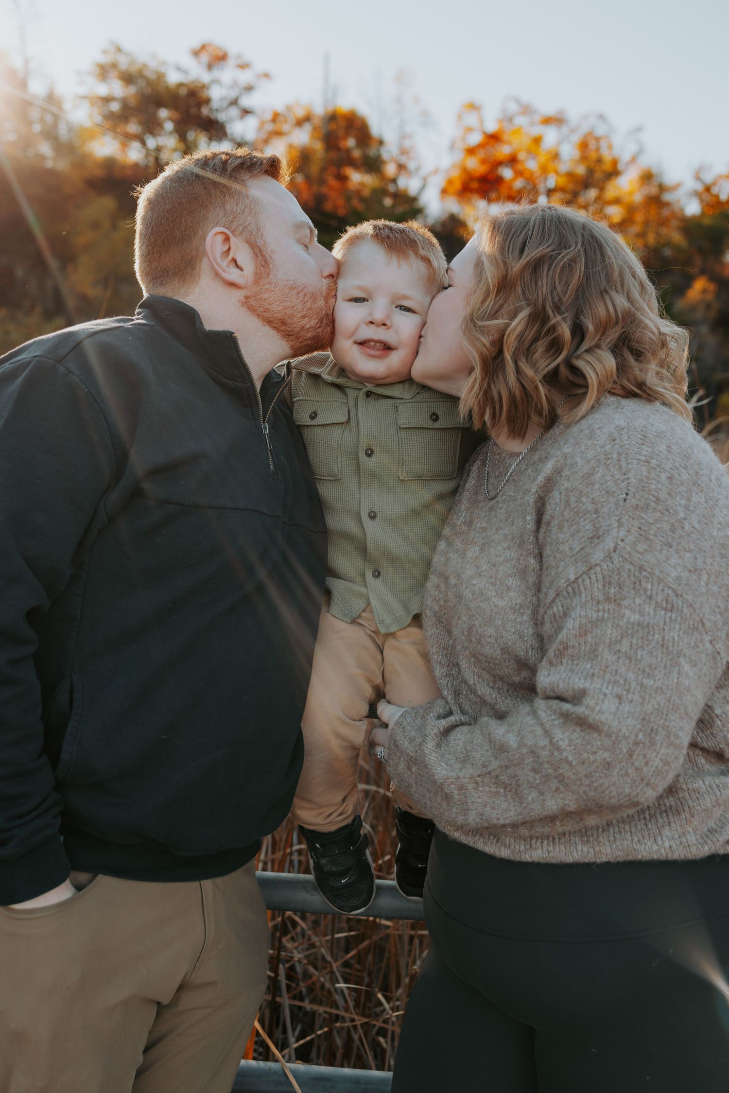 Burlington Portrait & Wedding Photographer. Kern Cliff Park, Burlington Ontario