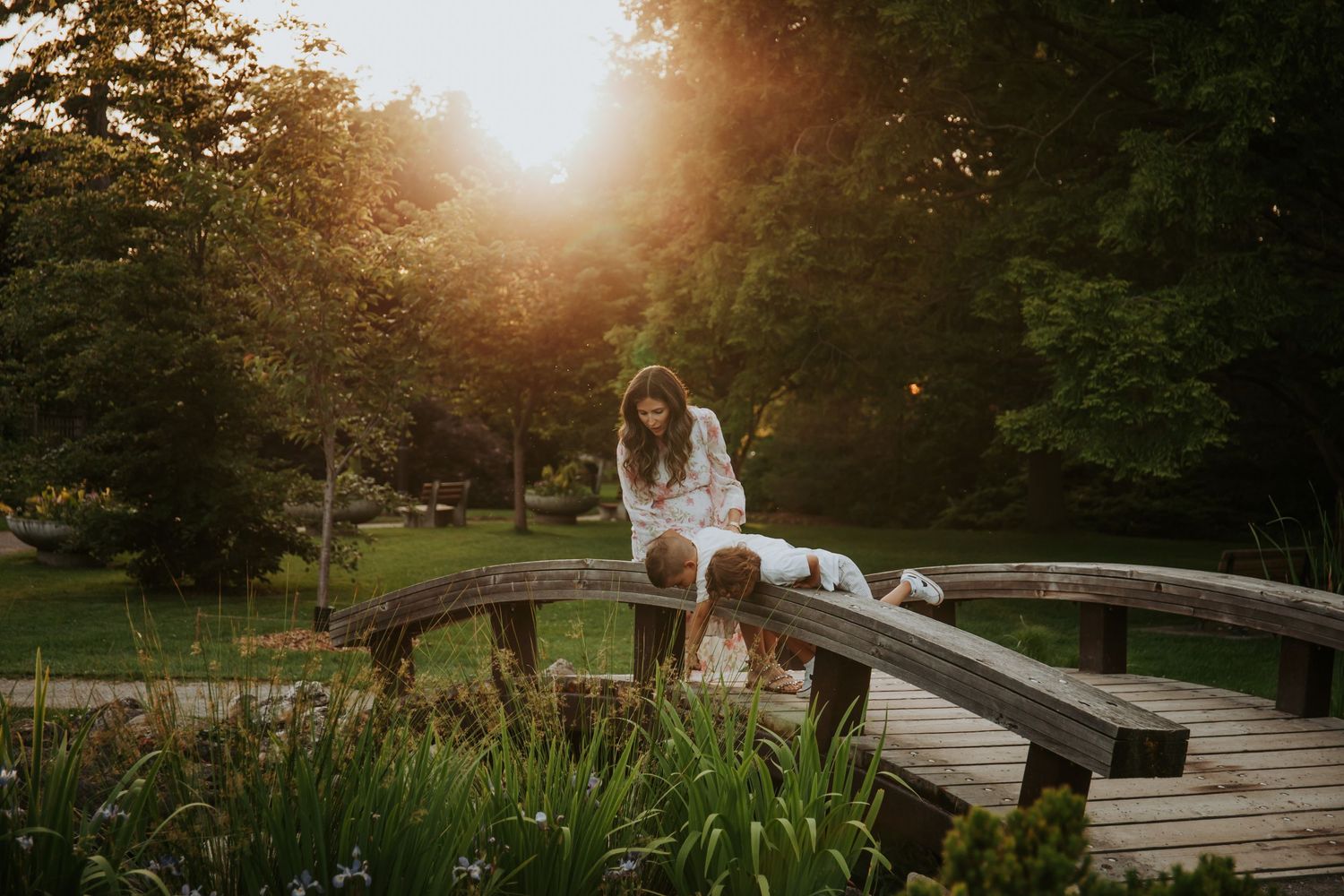 Burlington Portrait & Wedding Photographer.  Gairloch Gardens, Oakville, Ontario