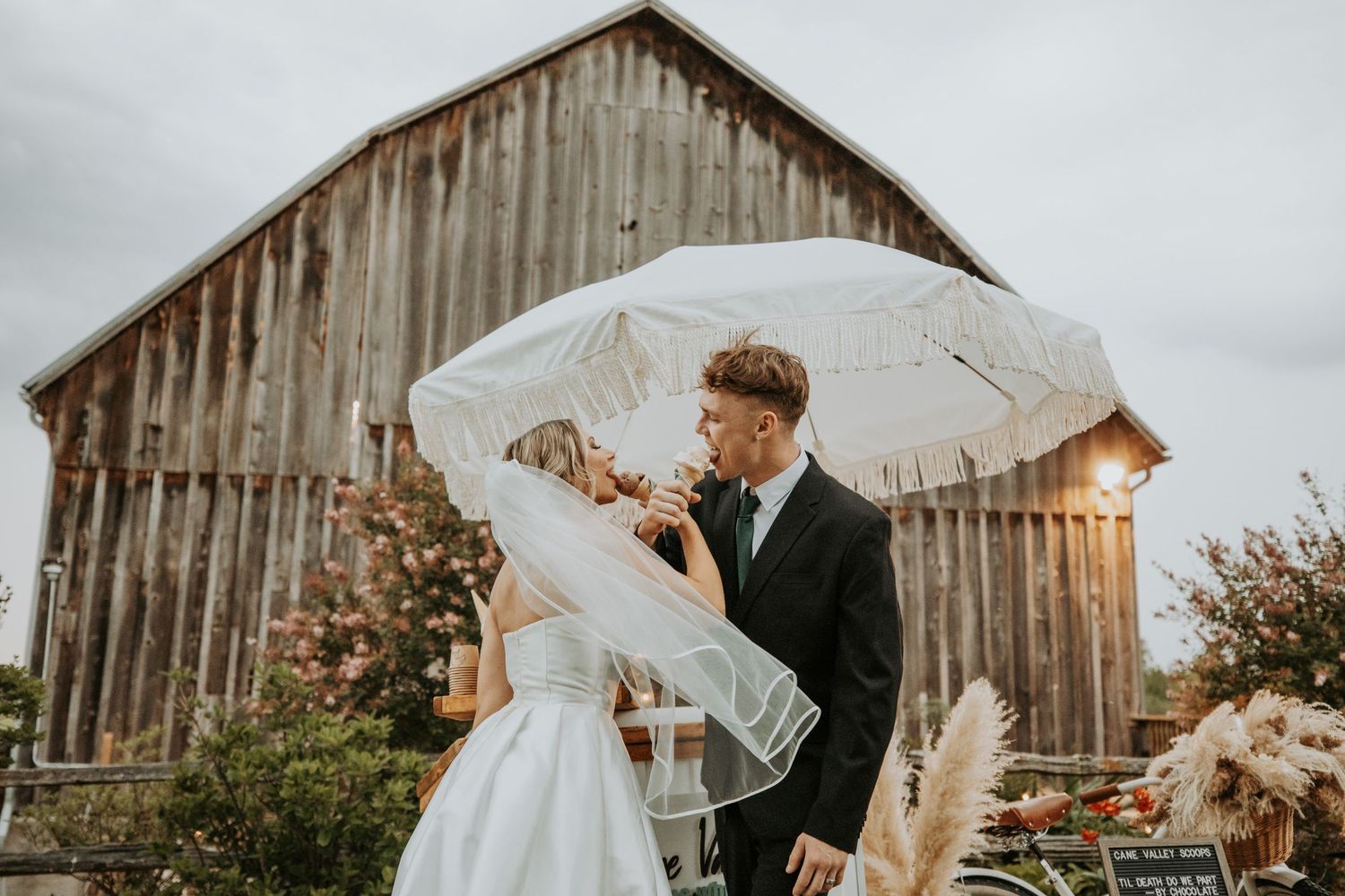Burlington Portrait & Wedding Photographer. Ottawa Portrait & wedding Photographer