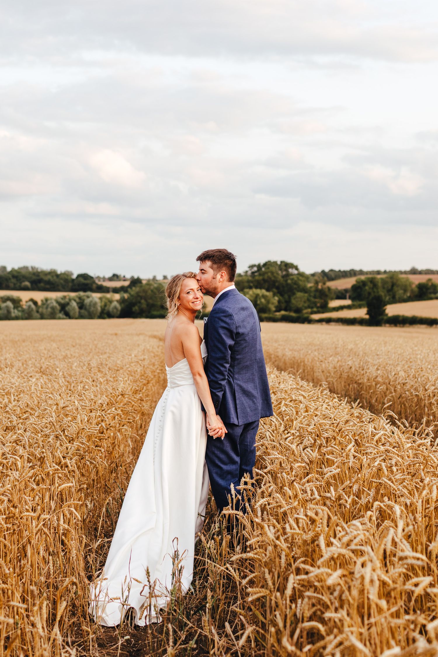 Golden hour couple portrait at Huntsmill Farm Buckinghamshire, Derbyshire wedding photographer