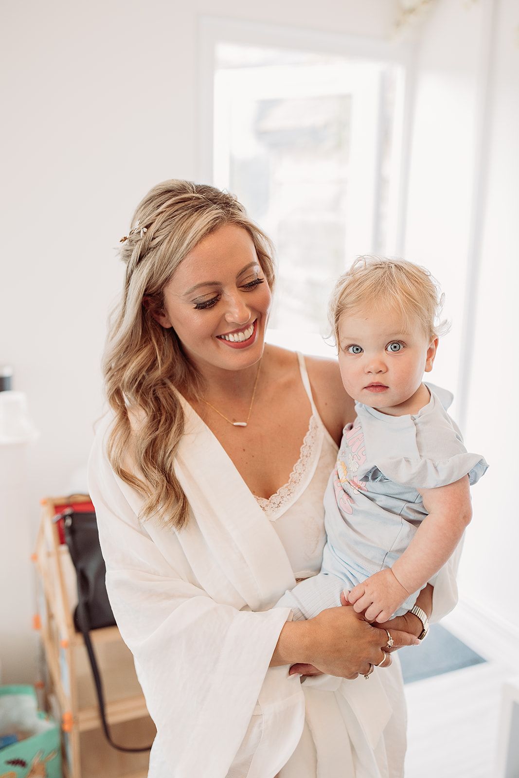 Derbyshire wedding photographer Mimi with her daughter, natural light family portrait, candid lifestyle photography