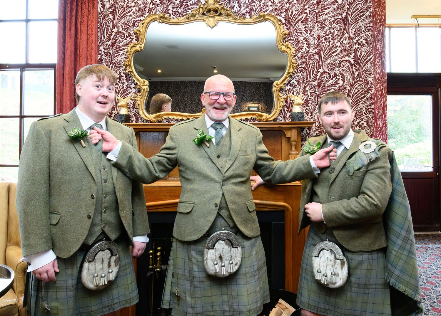 Gleddoch, kilts, fun! Glasgow Wedding Photographer