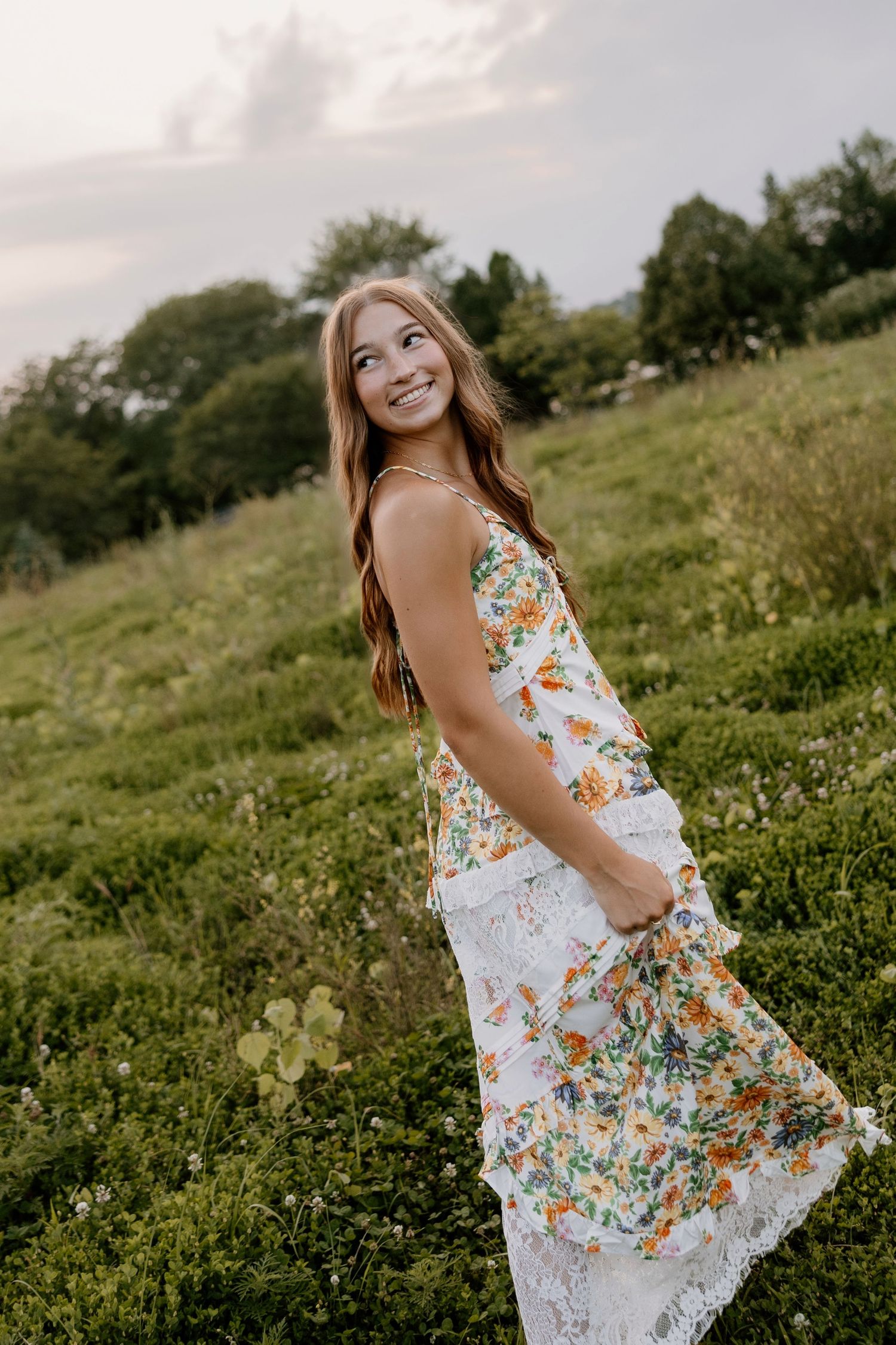 Field senior photos in omaha nebraska
