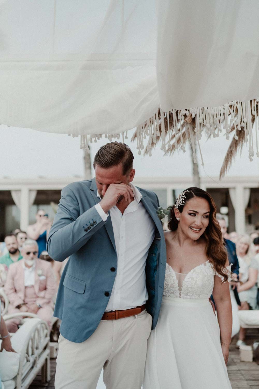 Tearful moments during the German-style destination wedding at Set Lounge, Portugal. Real emotions in photo and video.
