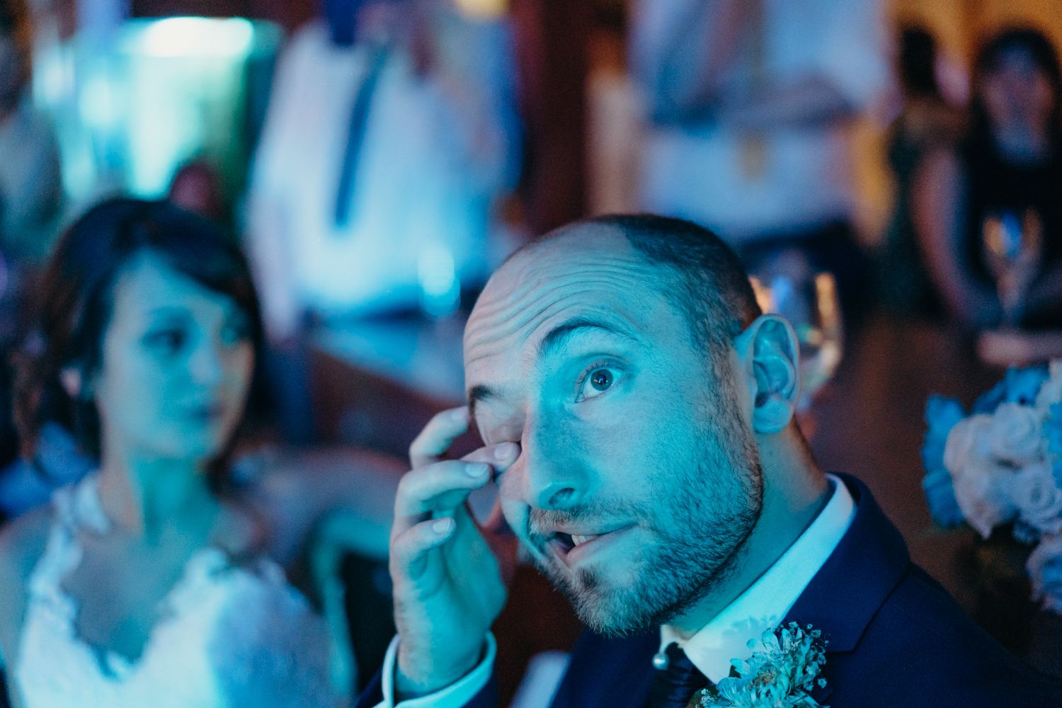 Emotional speech captured by Algarve wedding photographer during reception