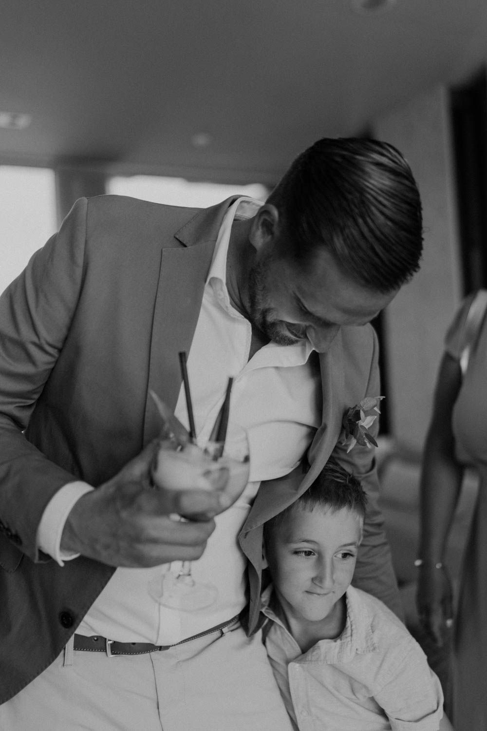 Civil wedding ceremony at Set Lounge, Portugal. Authentic and emotional moments captured during the German-style destination wedding.