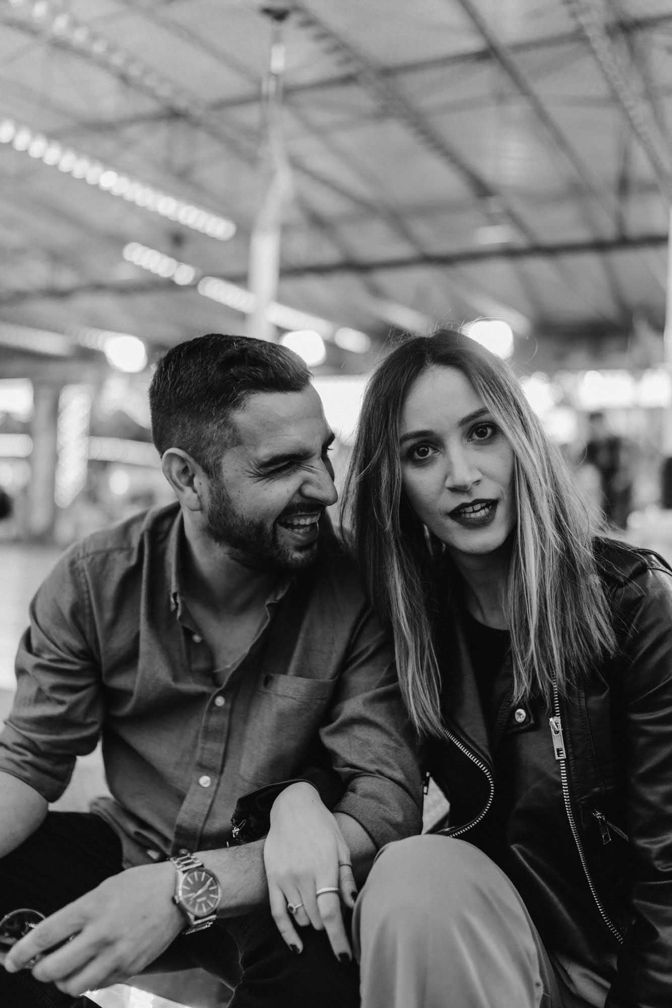 Dramatic shadows and light – moody couple shoot in Lisbon